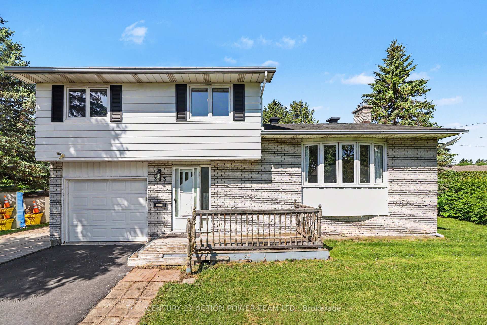 Photo of 303 Hoylake Crescent