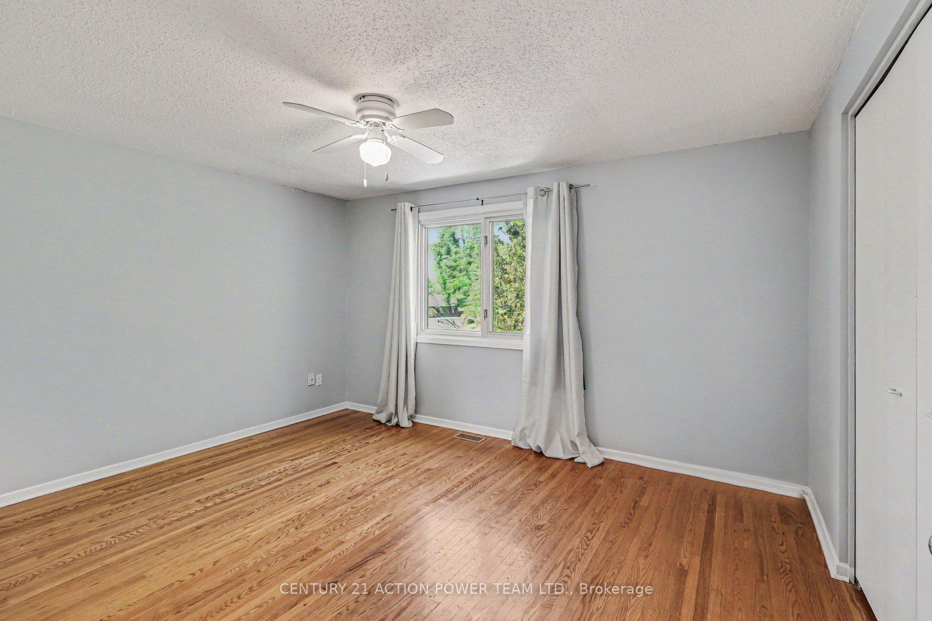 Photo 20 of 303 Hoylake Crescent, Ottawa, Bilberry Creek/Queenswood Heights — HOMEH