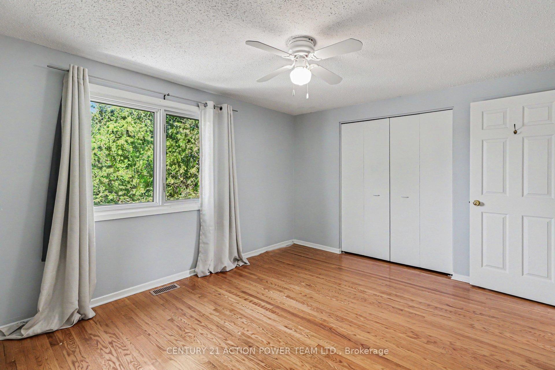 Photo 21 of 303 Hoylake Crescent, Ottawa, Bilberry Creek/Queenswood Heights — HOMEH