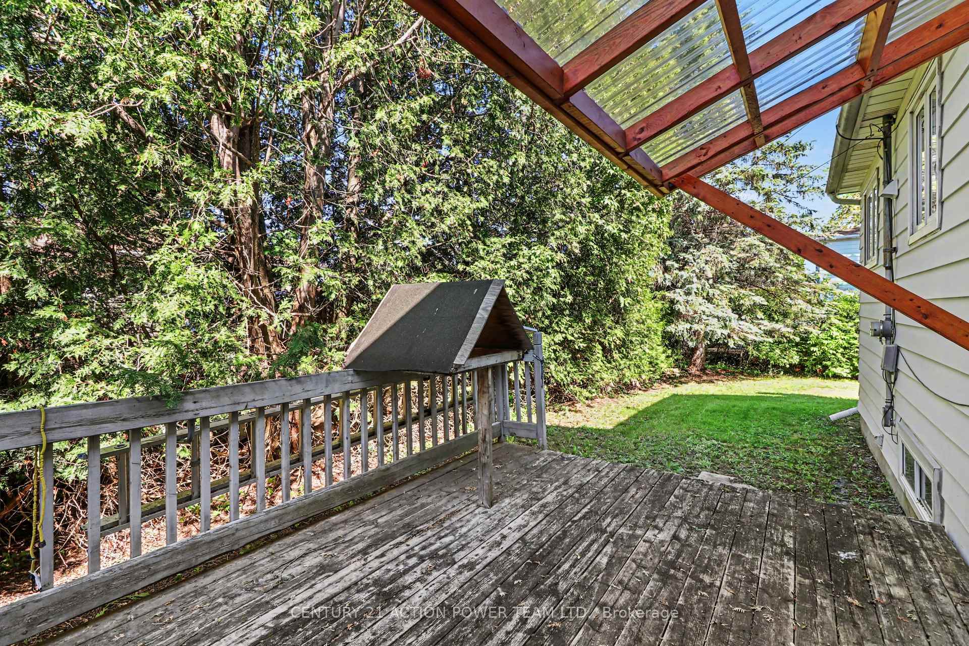 Photo 27 of 303 Hoylake Crescent, Ottawa, Bilberry Creek/Queenswood Heights — HOMEH