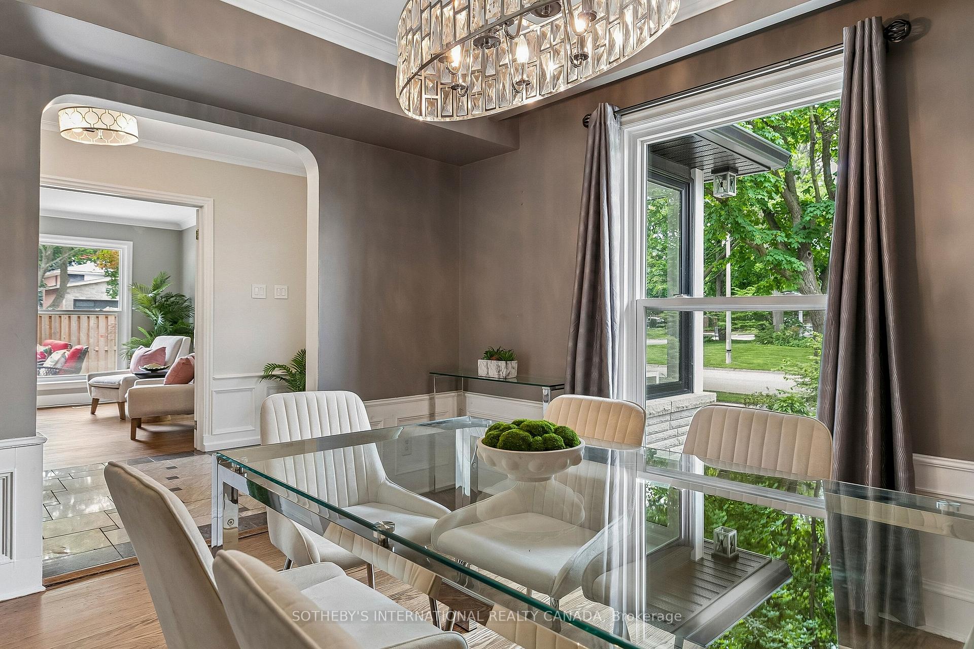 Photo 9 of 35 Shadwick Drive, Etobicoke, Willowridge-Martingrove-Richview — HOMEH