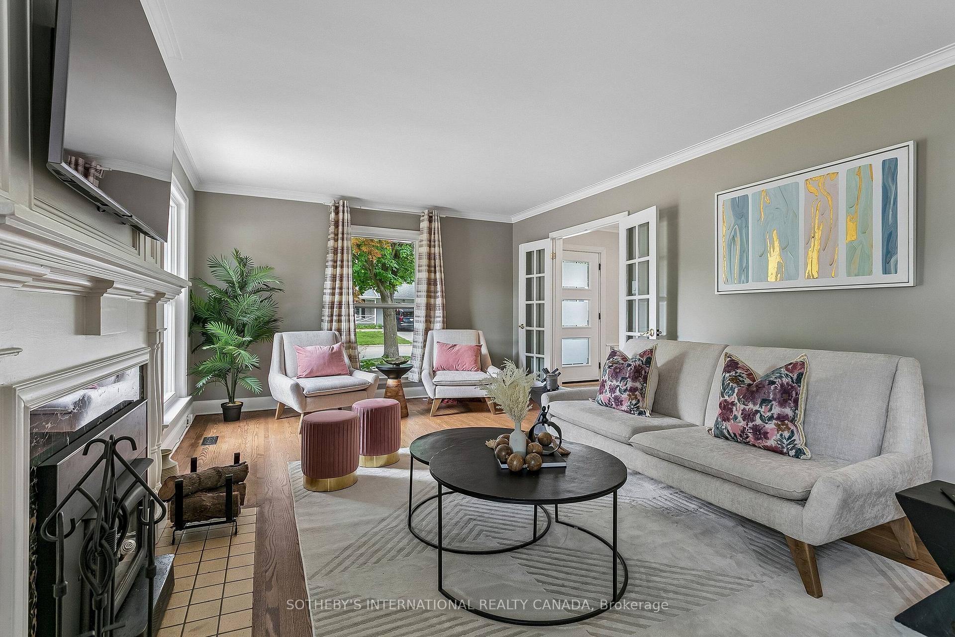 Photo 13 of 35 Shadwick Drive, Etobicoke, Willowridge-Martingrove-Richview — HOMEH