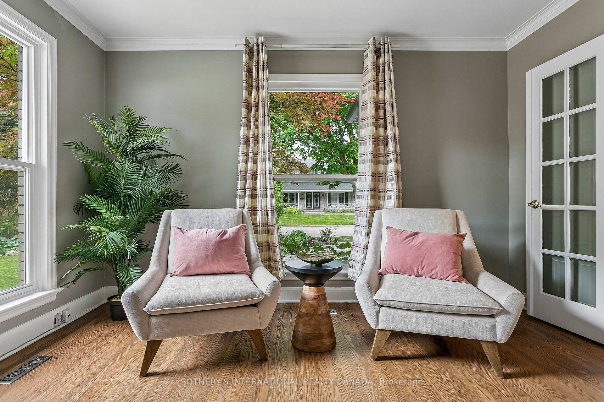 Photo 14 of 35 Shadwick Drive, Etobicoke, Willowridge-Martingrove-Richview — HOMEH