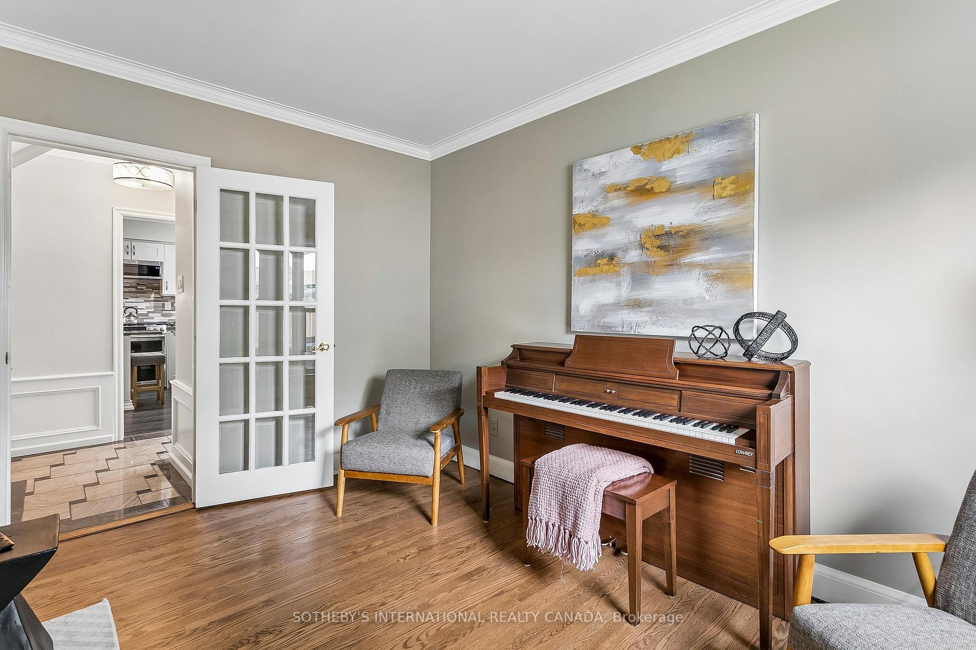 Photo 15 of 35 Shadwick Drive, Etobicoke, Willowridge-Martingrove-Richview — HOMEH