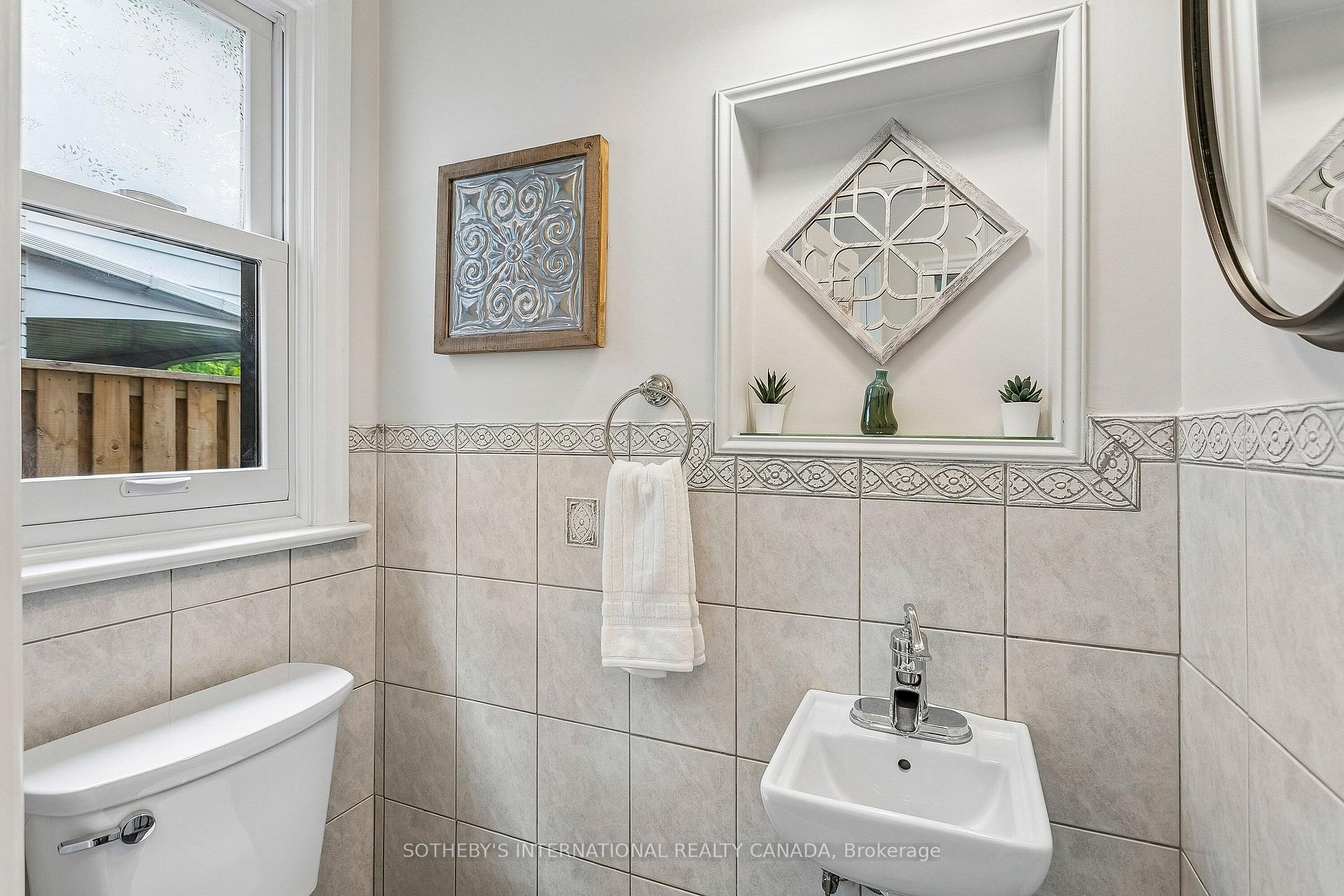 Photo 21 of 35 Shadwick Drive, Etobicoke, Willowridge-Martingrove-Richview — HOMEH