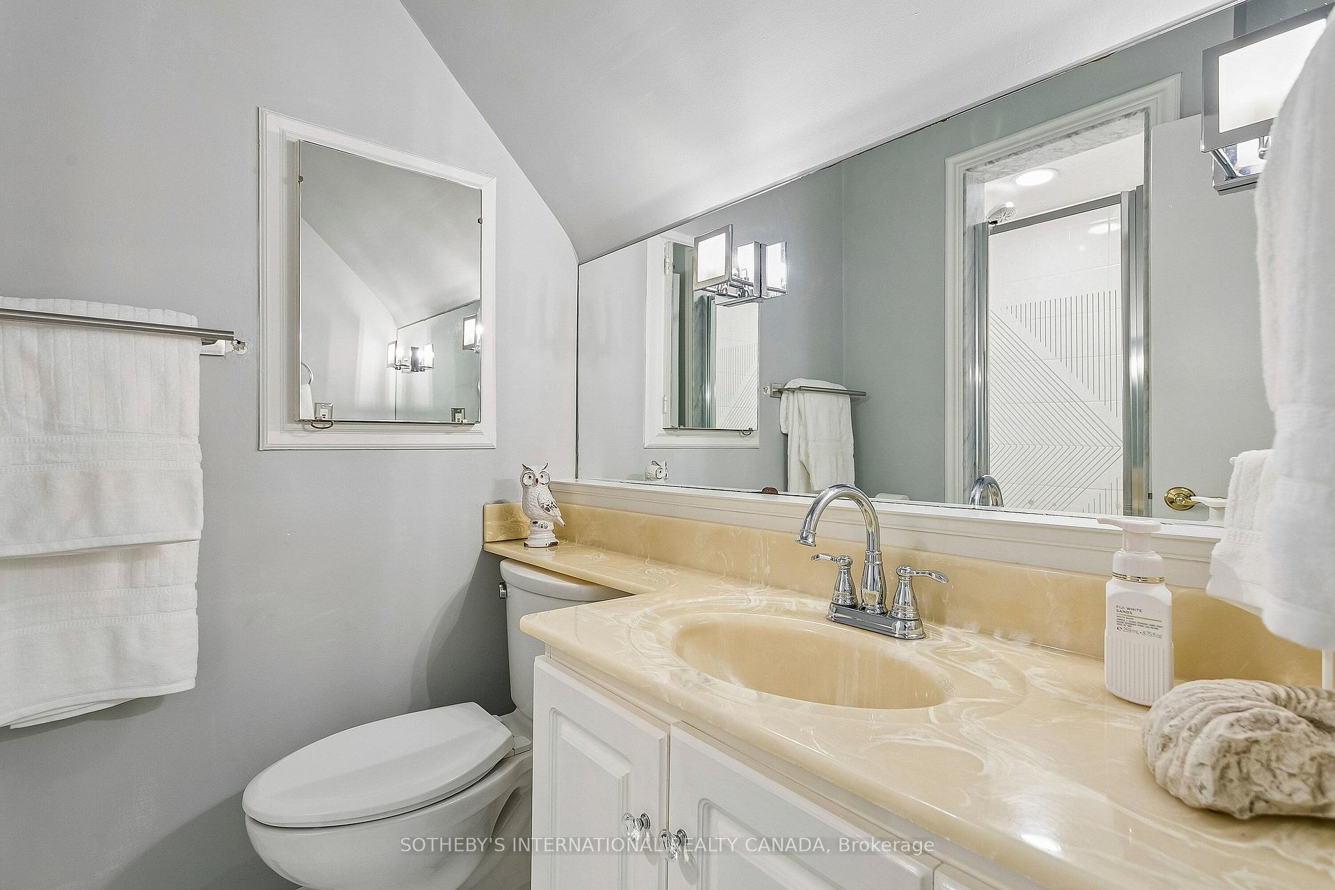Photo 27 of 35 Shadwick Drive, Etobicoke, Willowridge-Martingrove-Richview — HOMEH