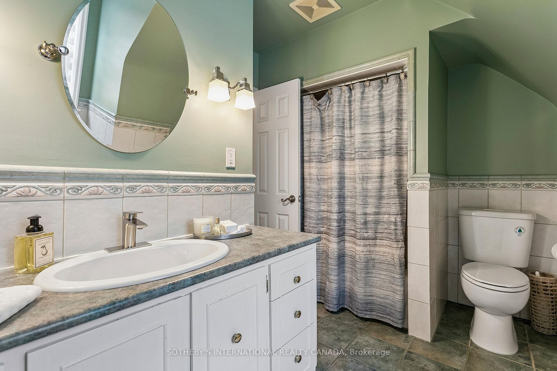 Photo 32 of 35 Shadwick Drive, Etobicoke, Willowridge-Martingrove-Richview — HOMEH