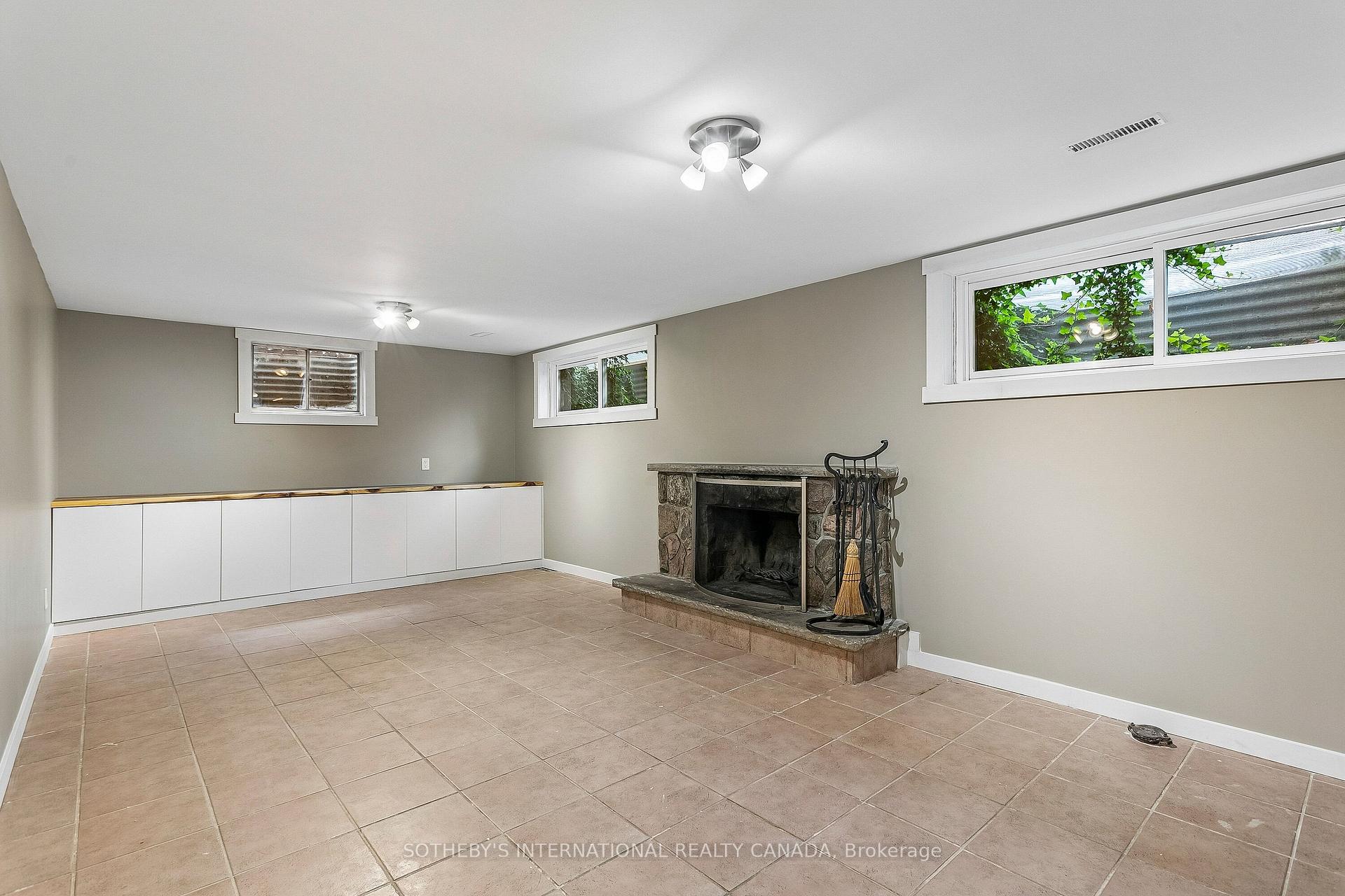 Photo 37 of 35 Shadwick Drive, Etobicoke, Willowridge-Martingrove-Richview — HOMEH