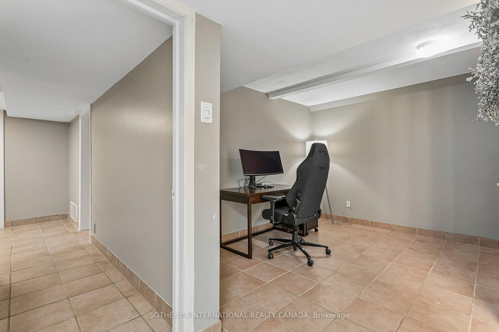 Photo 39 of 35 Shadwick Drive, Etobicoke, Willowridge-Martingrove-Richview — HOMEH