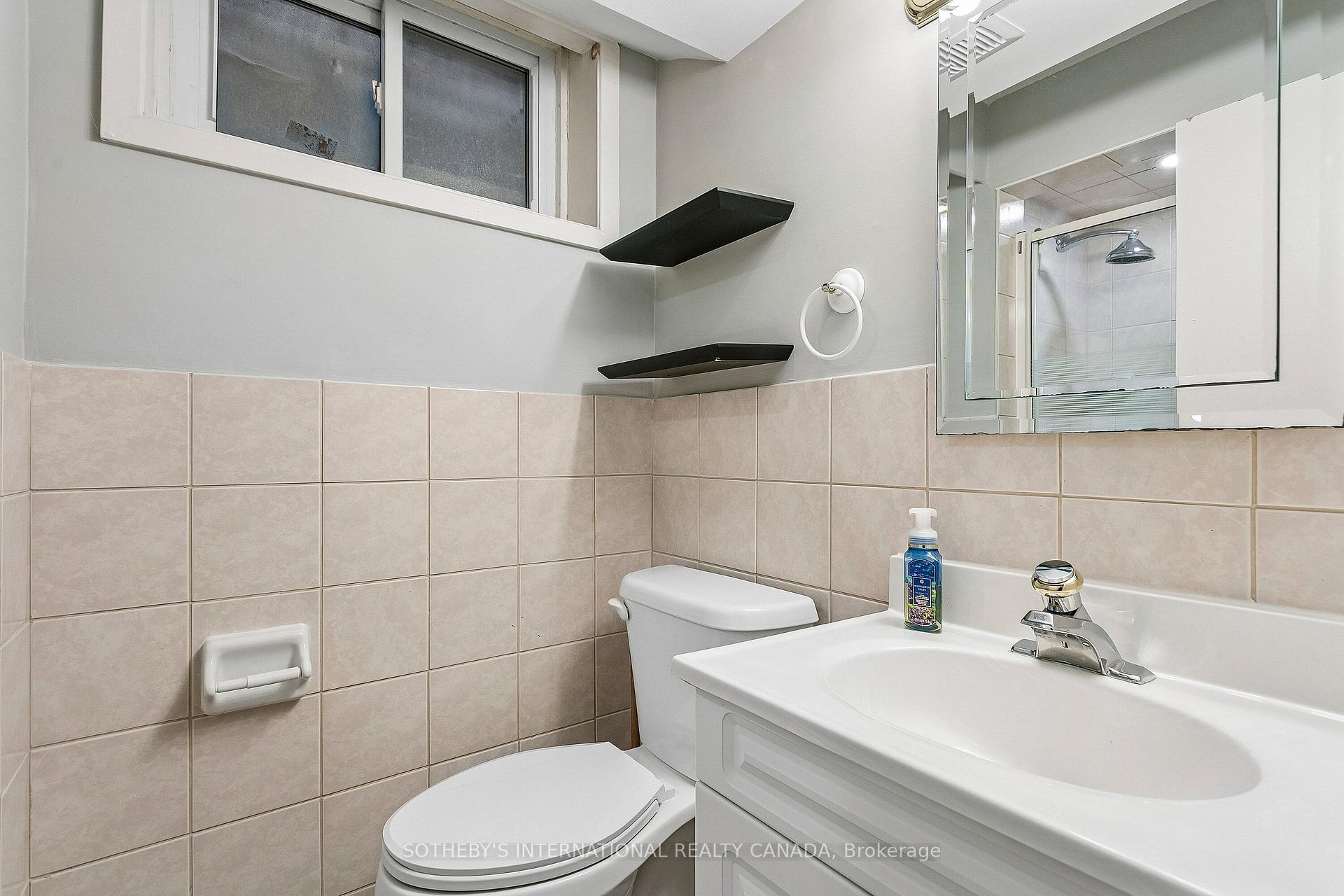 Photo 41 of 35 Shadwick Drive, Etobicoke, Willowridge-Martingrove-Richview — HOMEH