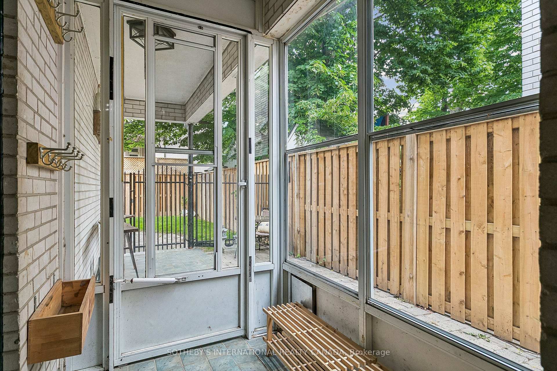 Photo 42 of 35 Shadwick Drive, Etobicoke, Willowridge-Martingrove-Richview — HOMEH