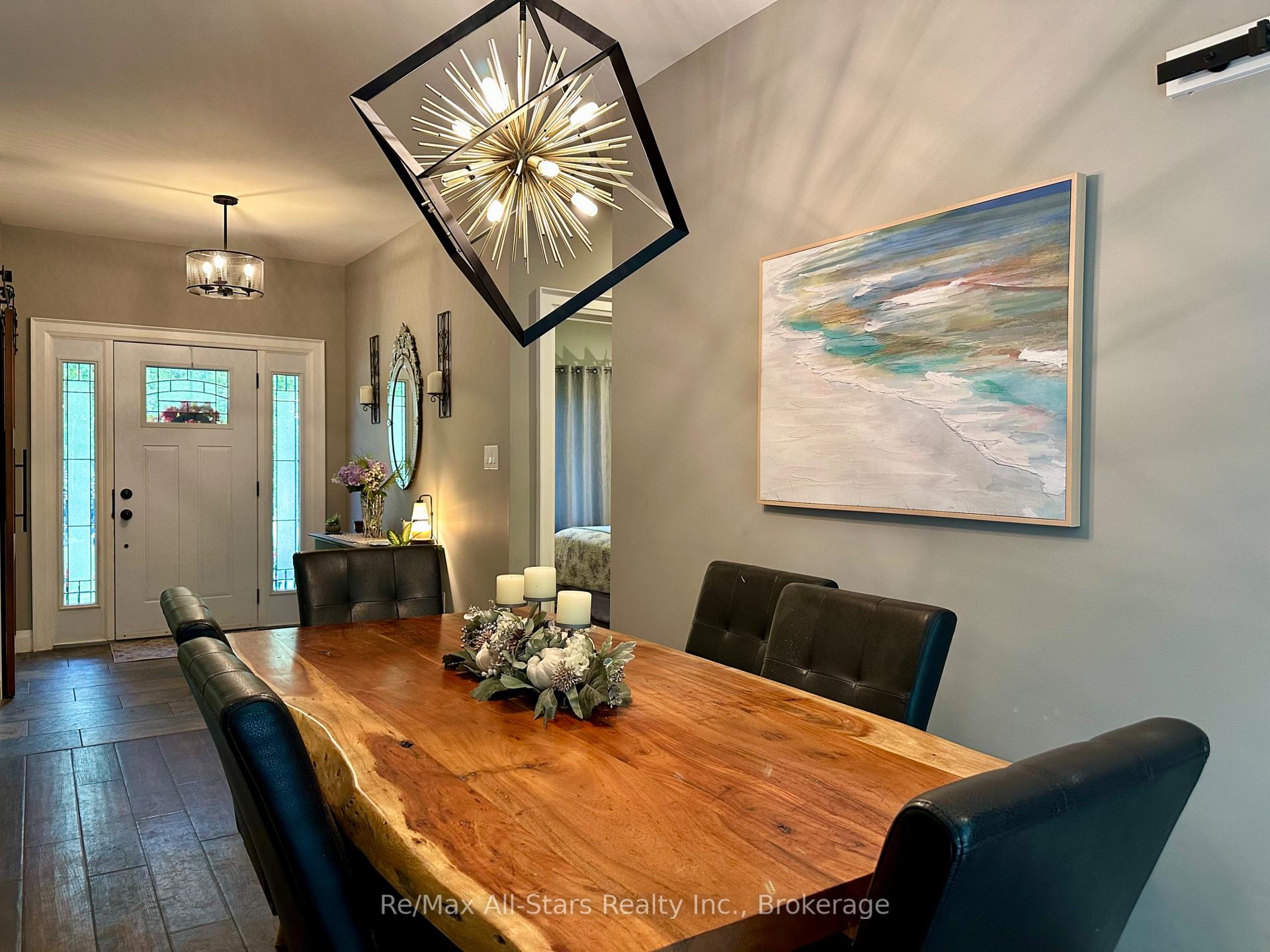 Photo 3 of 316 1/2 Riverside Drive, Kawartha Lakes, Bobcaygeon — HOMEH