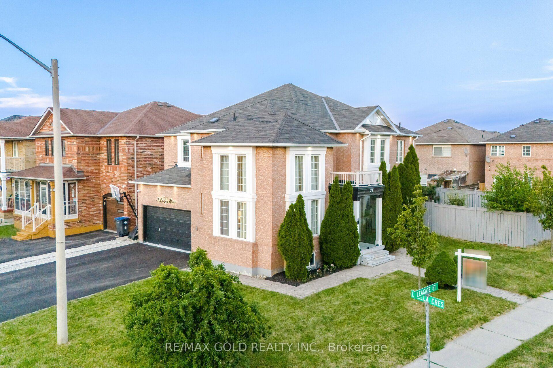 Photo 3 of 71 Leagate Street, Brampton, Fletcher's Meadow — HOMEH