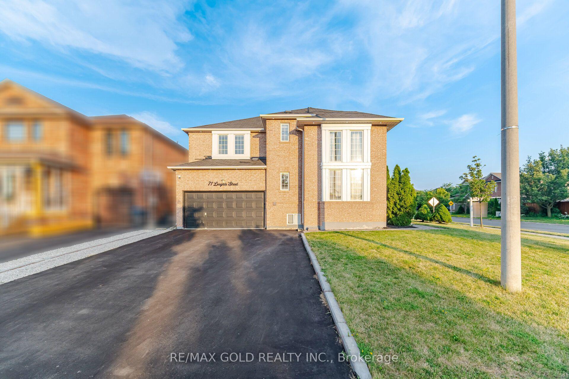 Photo 4 of 71 Leagate Street, Brampton, Fletcher's Meadow — HOMEH
