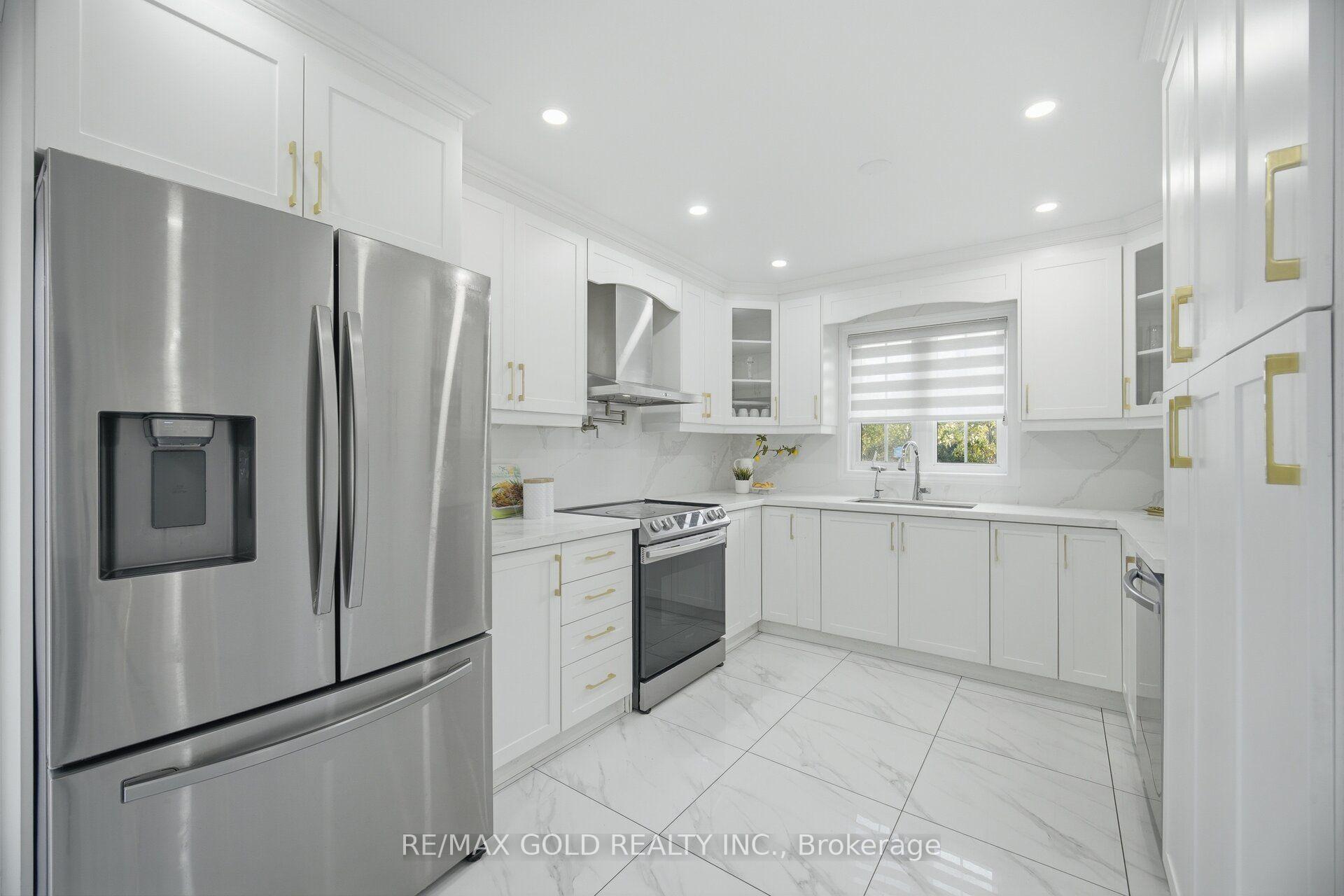 Photo 14 of 71 Leagate Street, Brampton, Fletcher's Meadow — HOMEH