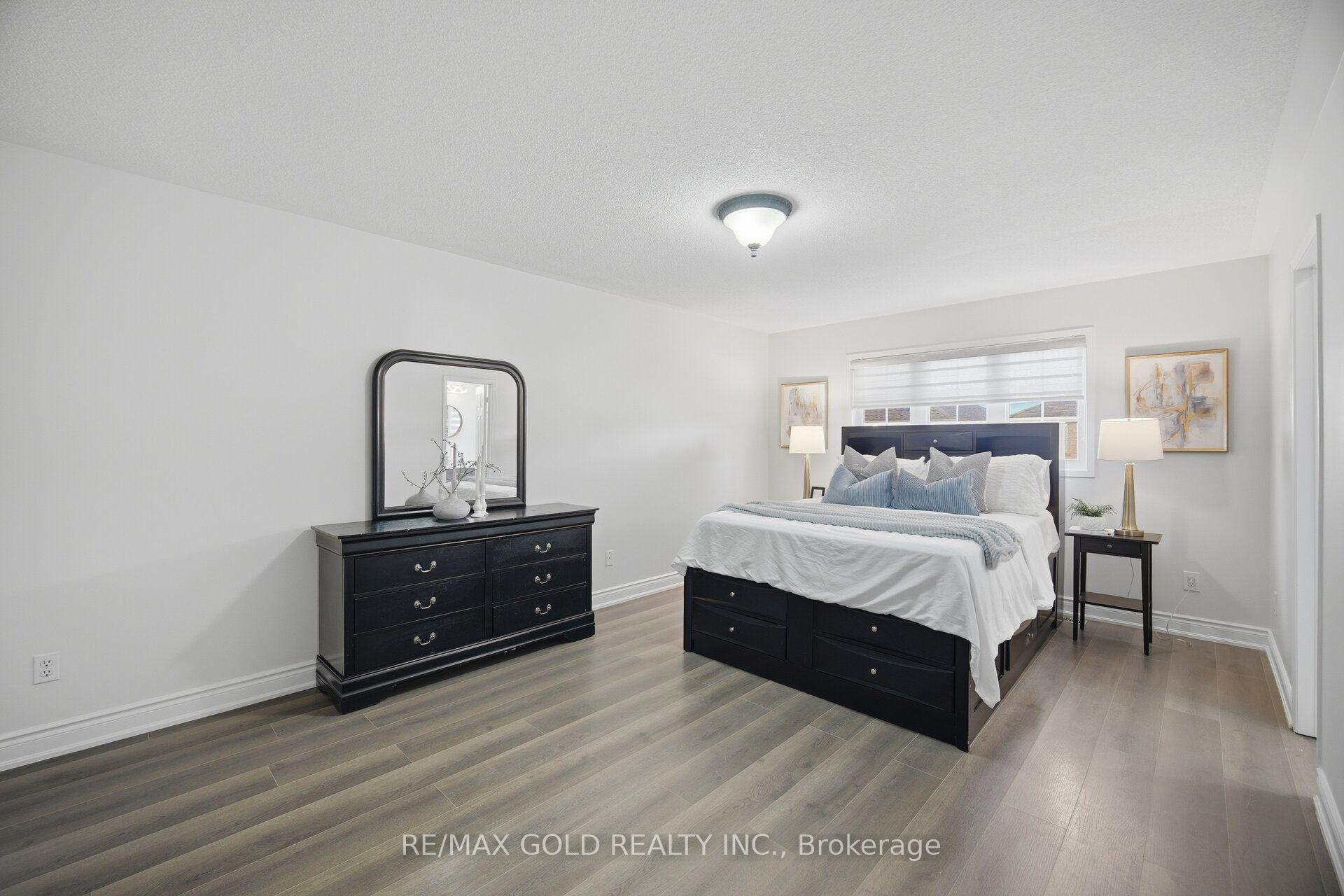 Photo 21 of 71 Leagate Street, Brampton, Fletcher's Meadow — HOMEH
