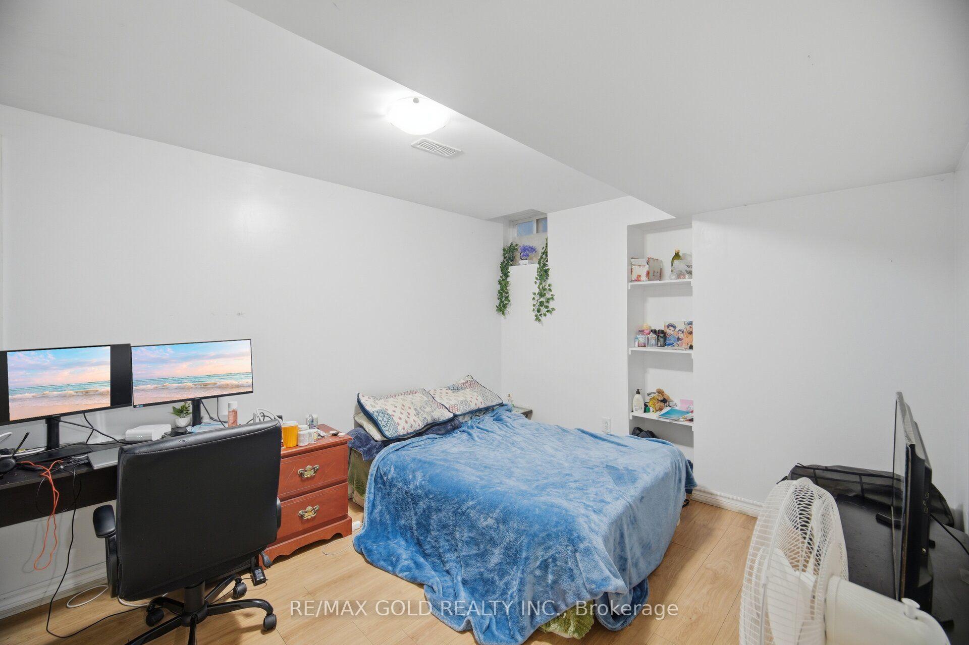 Photo 33 of 71 Leagate Street, Brampton, Fletcher's Meadow — HOMEH