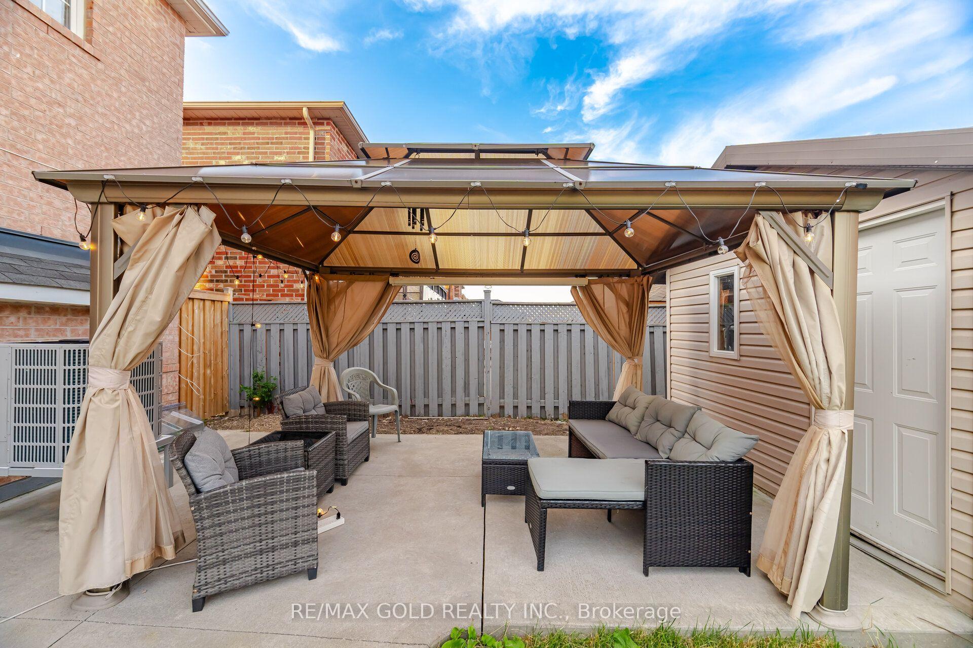 Photo 41 of 71 Leagate Street, Brampton, Fletcher's Meadow — HOMEH