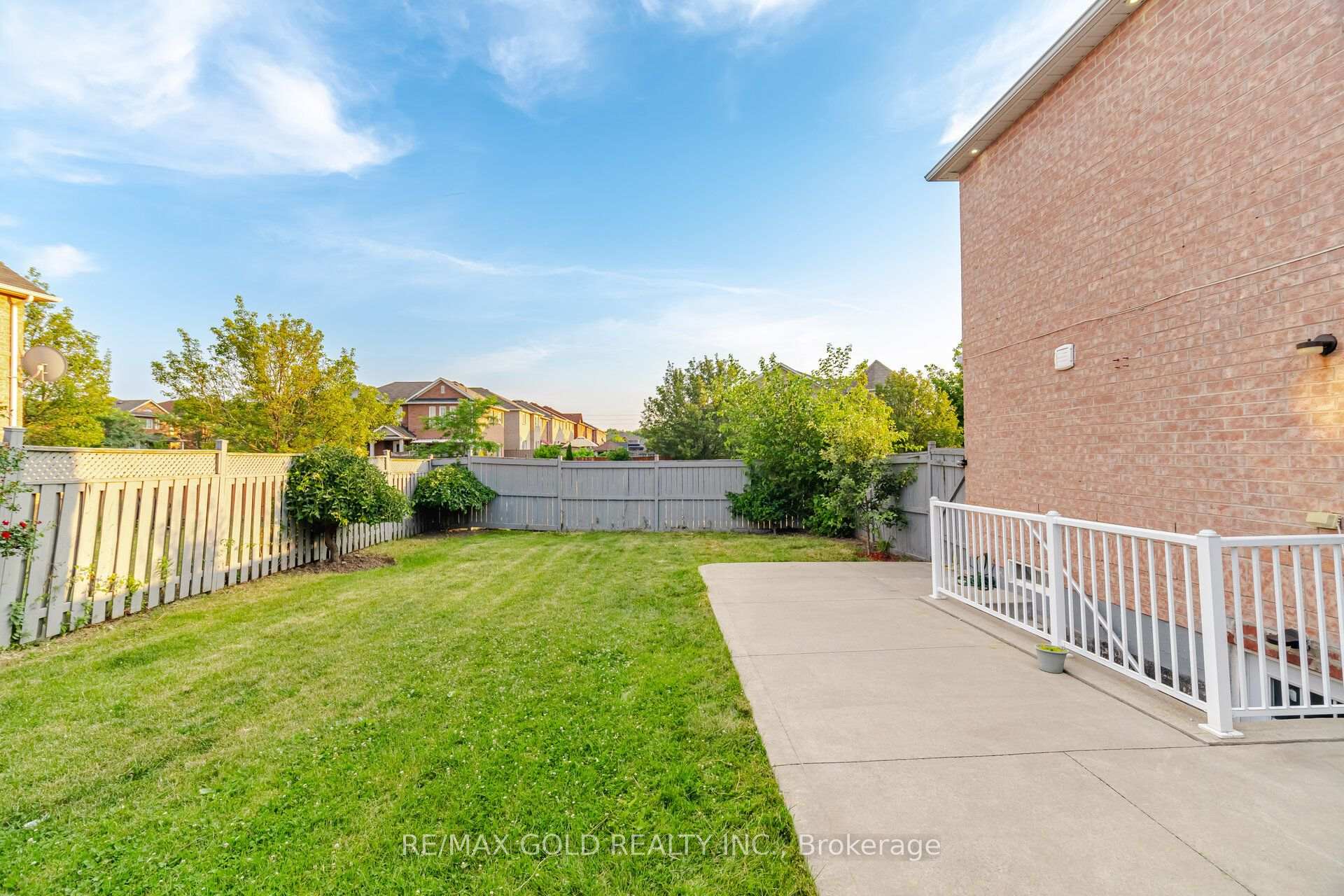 Photo 43 of 71 Leagate Street, Brampton, Fletcher's Meadow — HOMEH