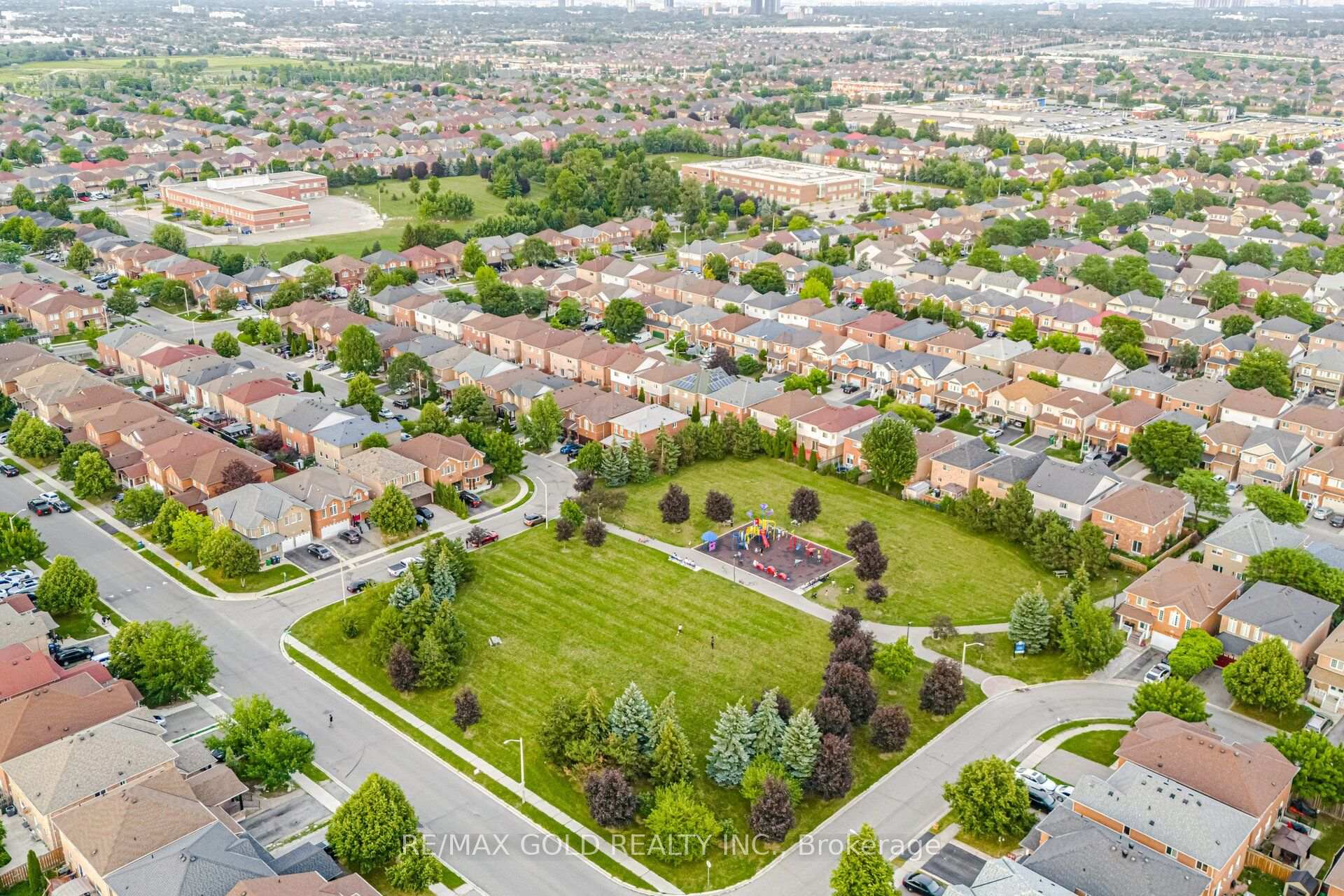Photo 48 of 71 Leagate Street, Brampton, Fletcher's Meadow — HOMEH