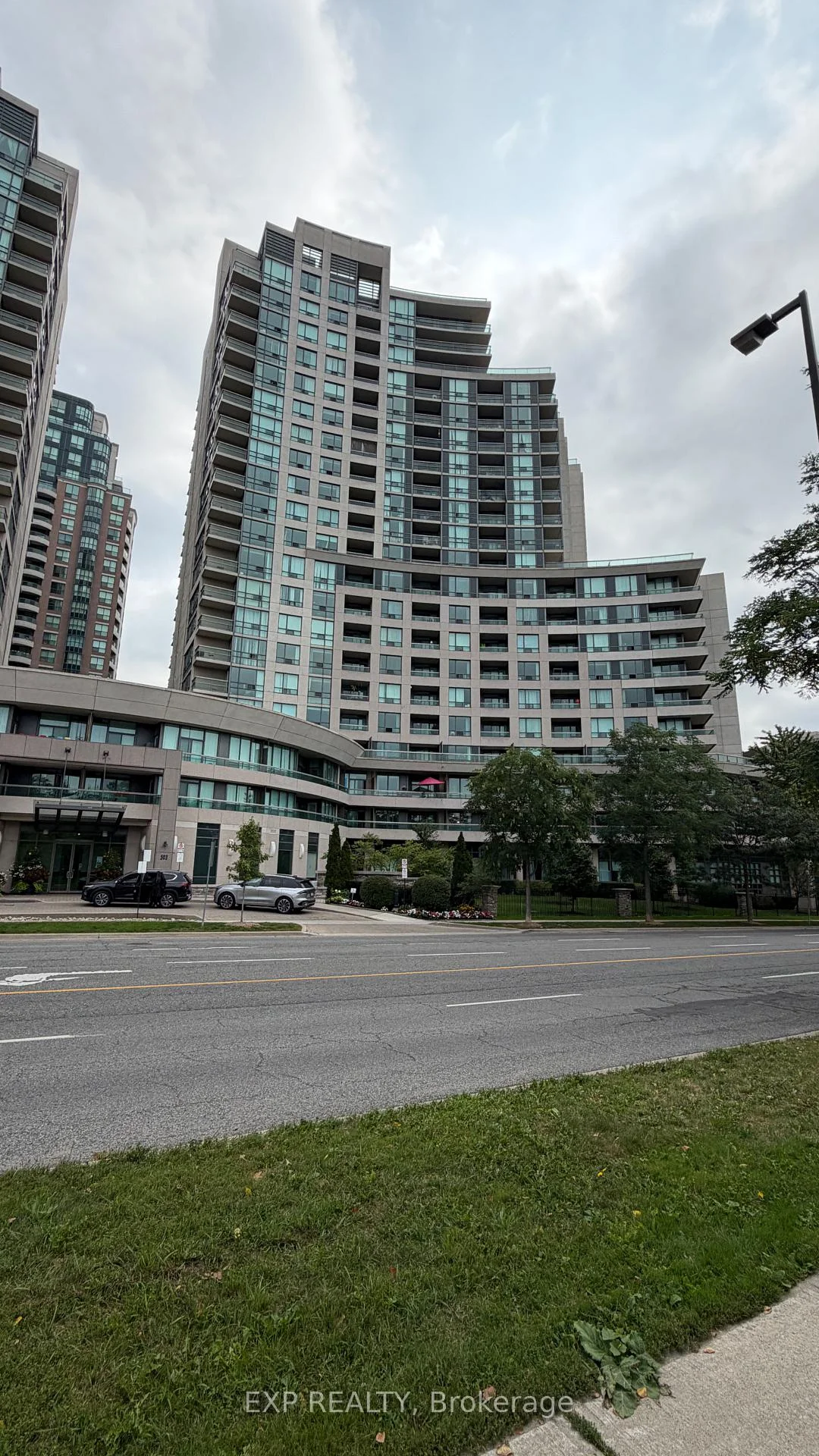 Photo 2 of Unit 218, 503 Beecroft Road, North York, Willowdale West — HOMEH