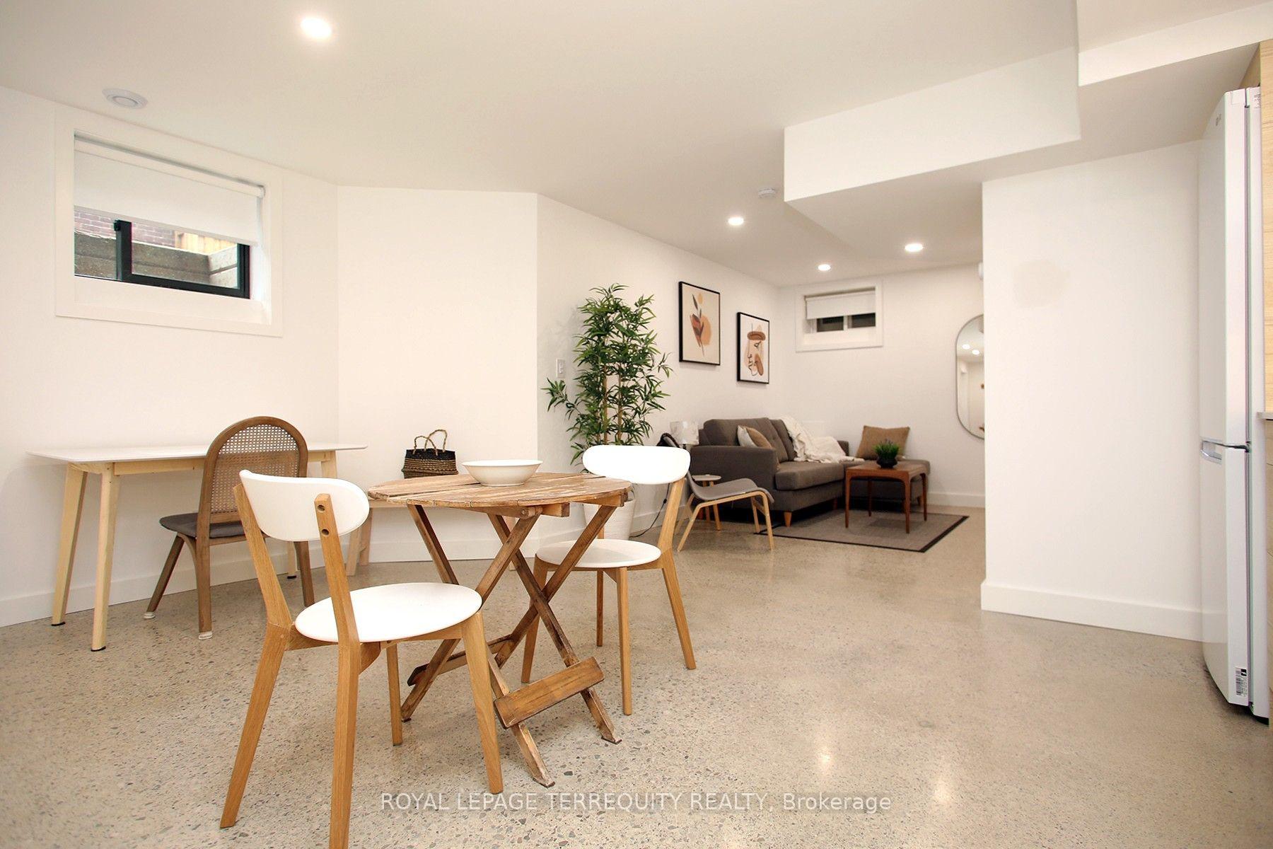 Photo 2 of Unit Bsmt, 354 Main Street, Toronto, Woodbine-Lumsden — HOMEH