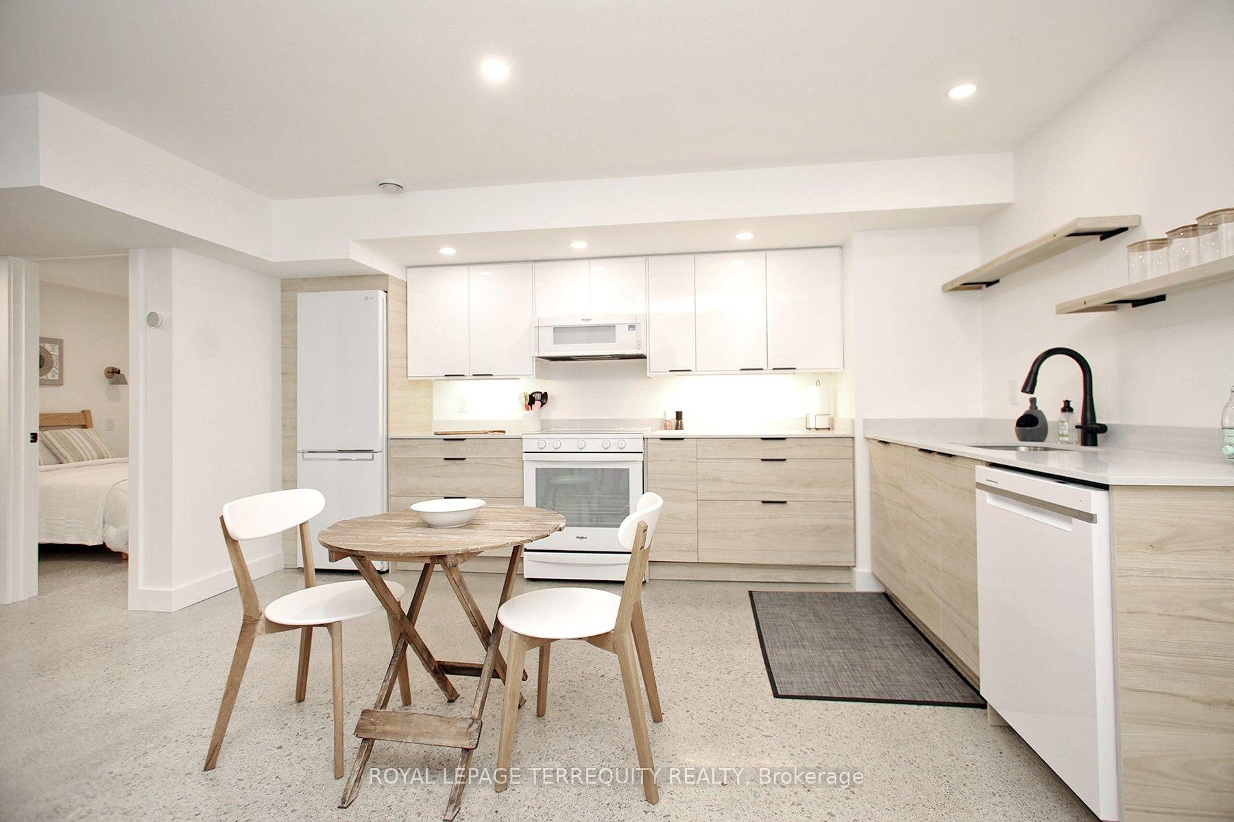 Photo 4 of Unit Bsmt, 354 Main Street, Toronto, Woodbine-Lumsden — HOMEH