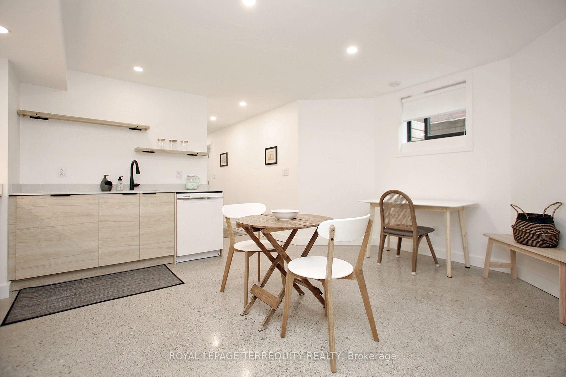 Photo 5 of Unit Bsmt, 354 Main Street, Toronto, Woodbine-Lumsden — HOMEH