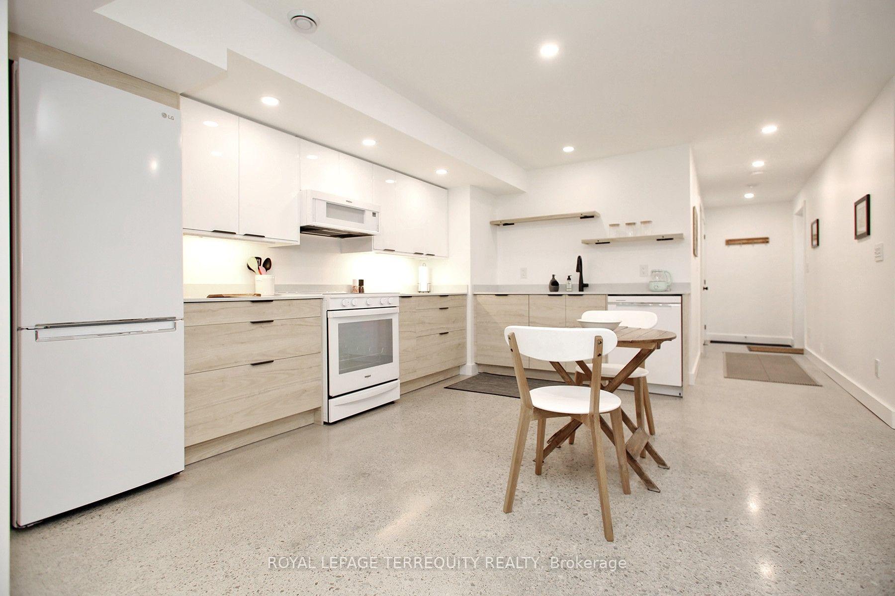 Photo 8 of Unit Bsmt, 354 Main Street, Toronto, Woodbine-Lumsden — HOMEH