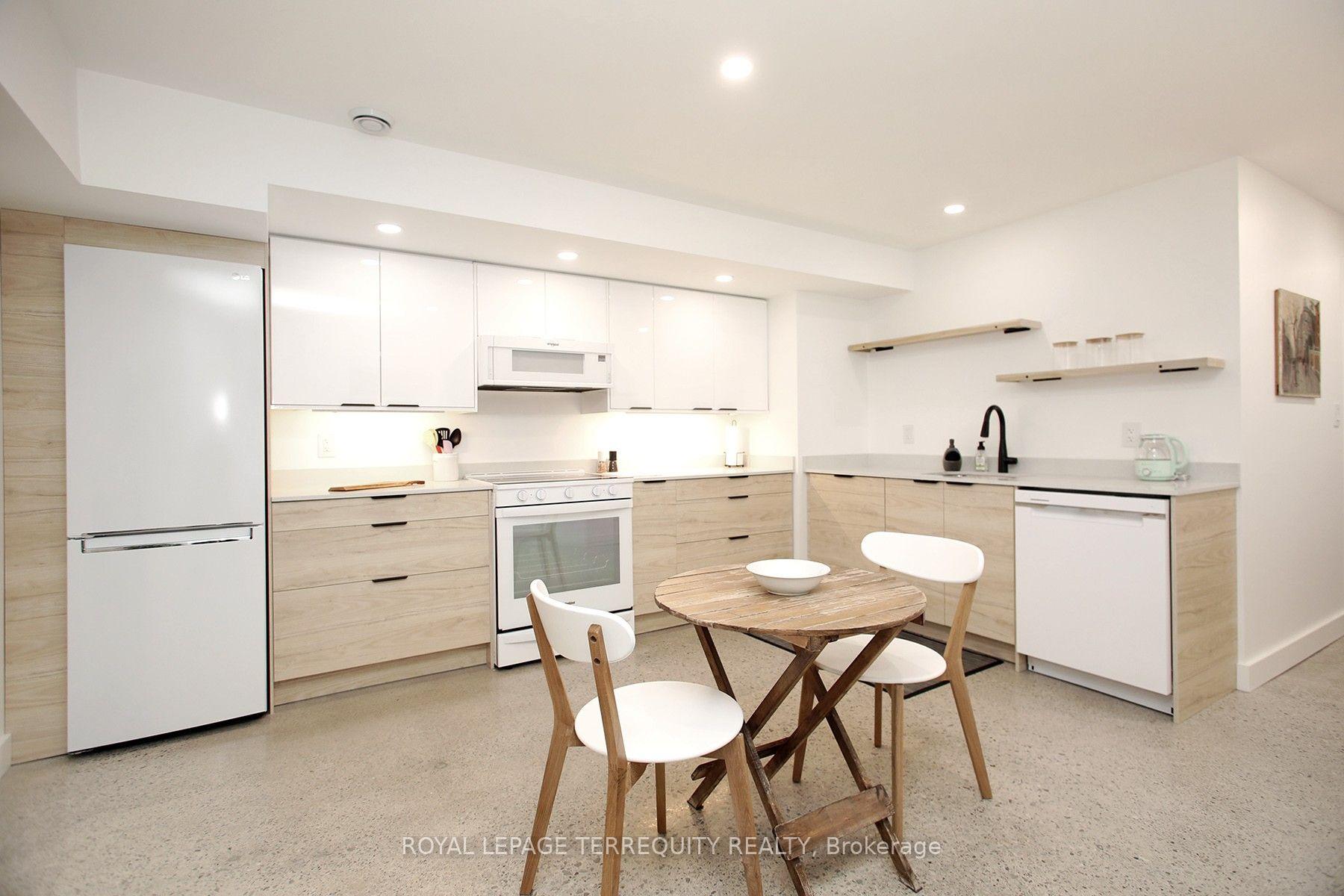 Photo 10 of Unit Bsmt, 354 Main Street, Toronto, Woodbine-Lumsden — HOMEH