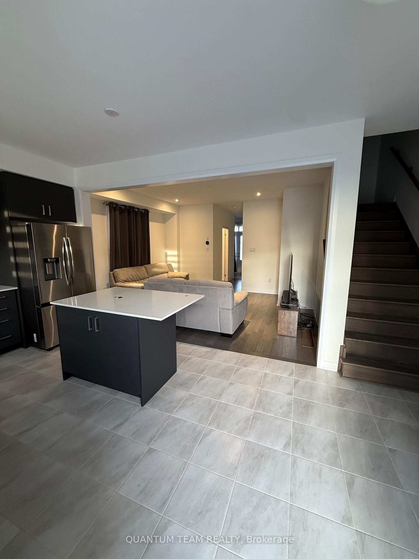 Photo 5 of 176 Westbridge Avenue, Welland, Dain City — HOMEH