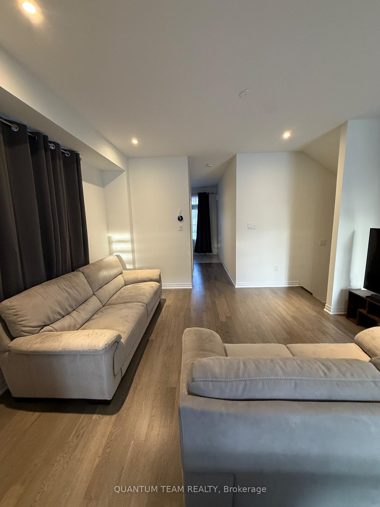 Photo 6 of 176 Westbridge Avenue, Welland, Dain City — HOMEH