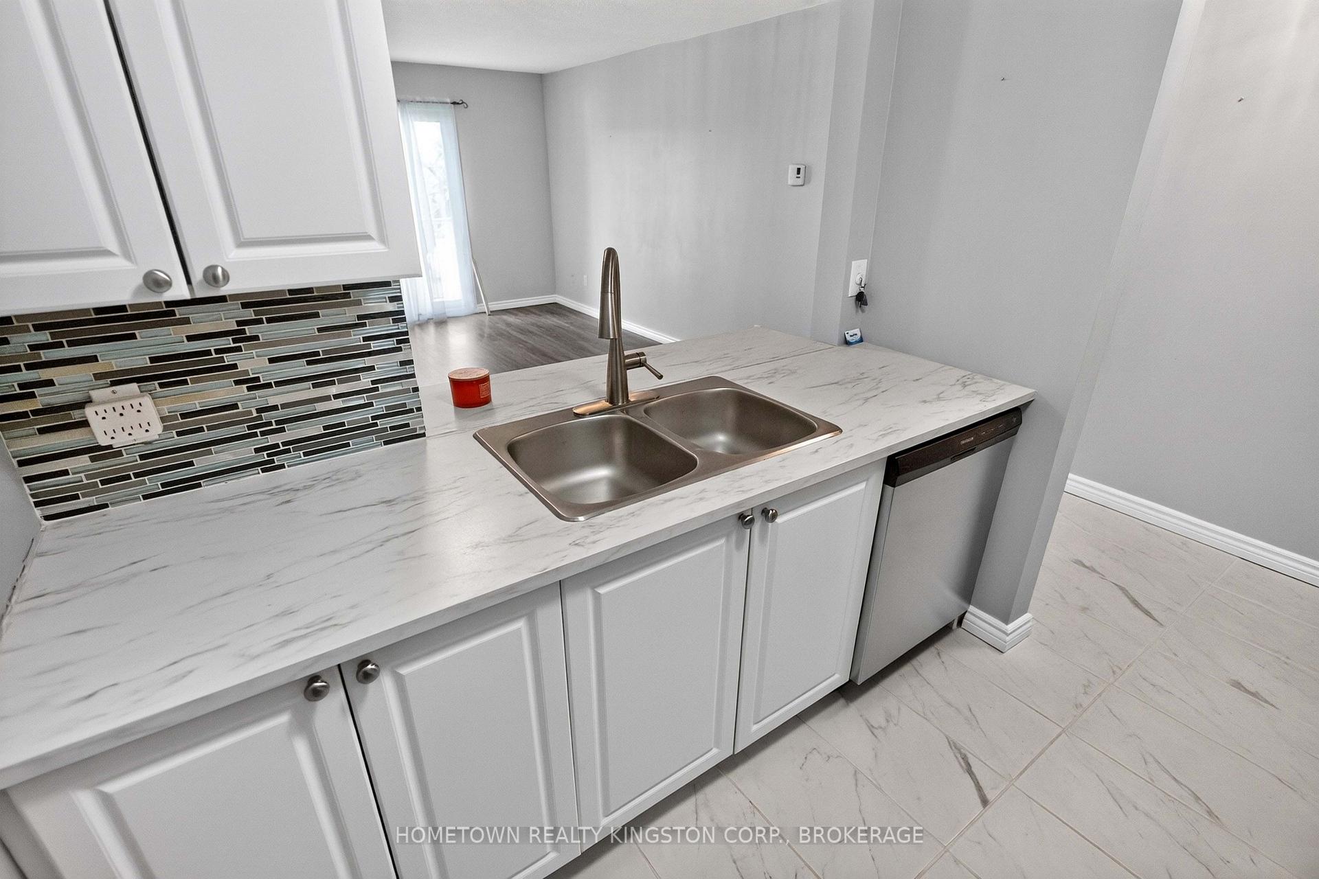 Photo 10 of Unit 201, 566 Armstrong Road, Kingston, East Gardiners Rd — HOMEH