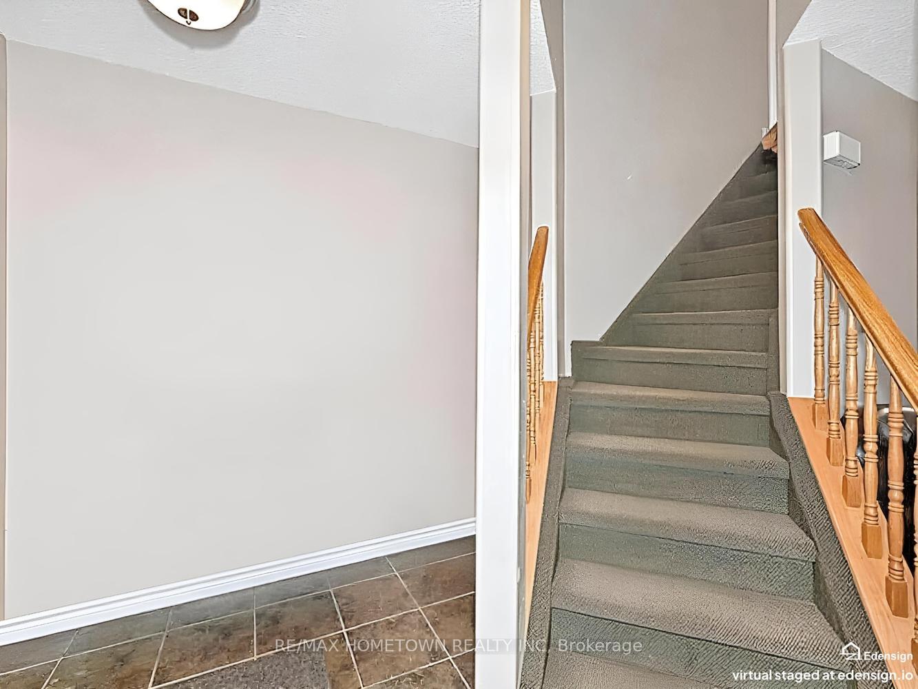 Photo 3 of 16 Regency Place, Brockville, Brockville — HOMEH