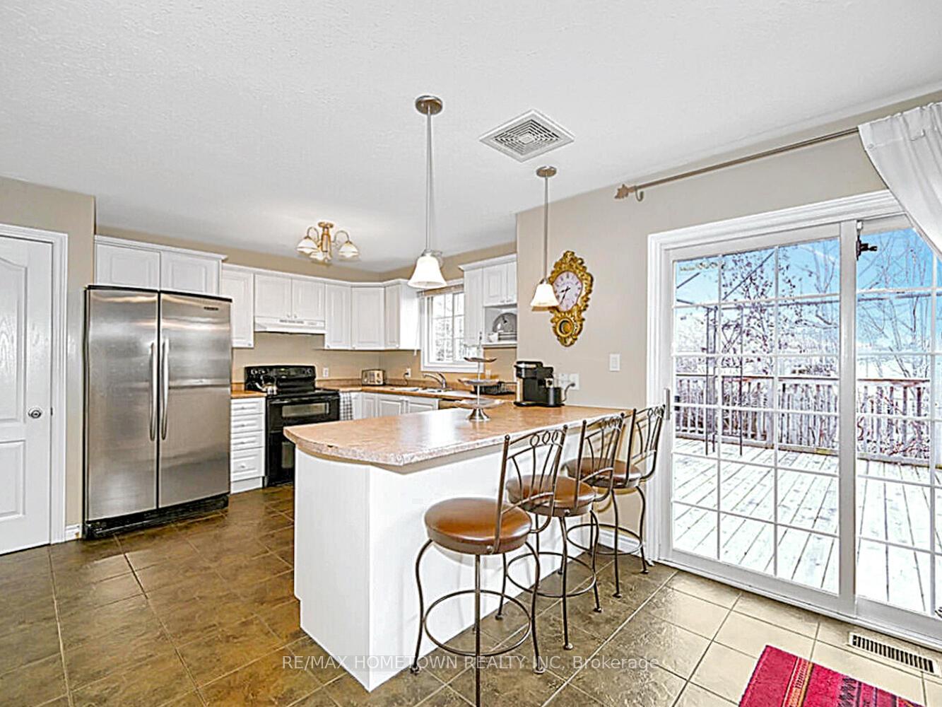 Photo 7 of 16 Regency Place, Brockville, Brockville — HOMEH