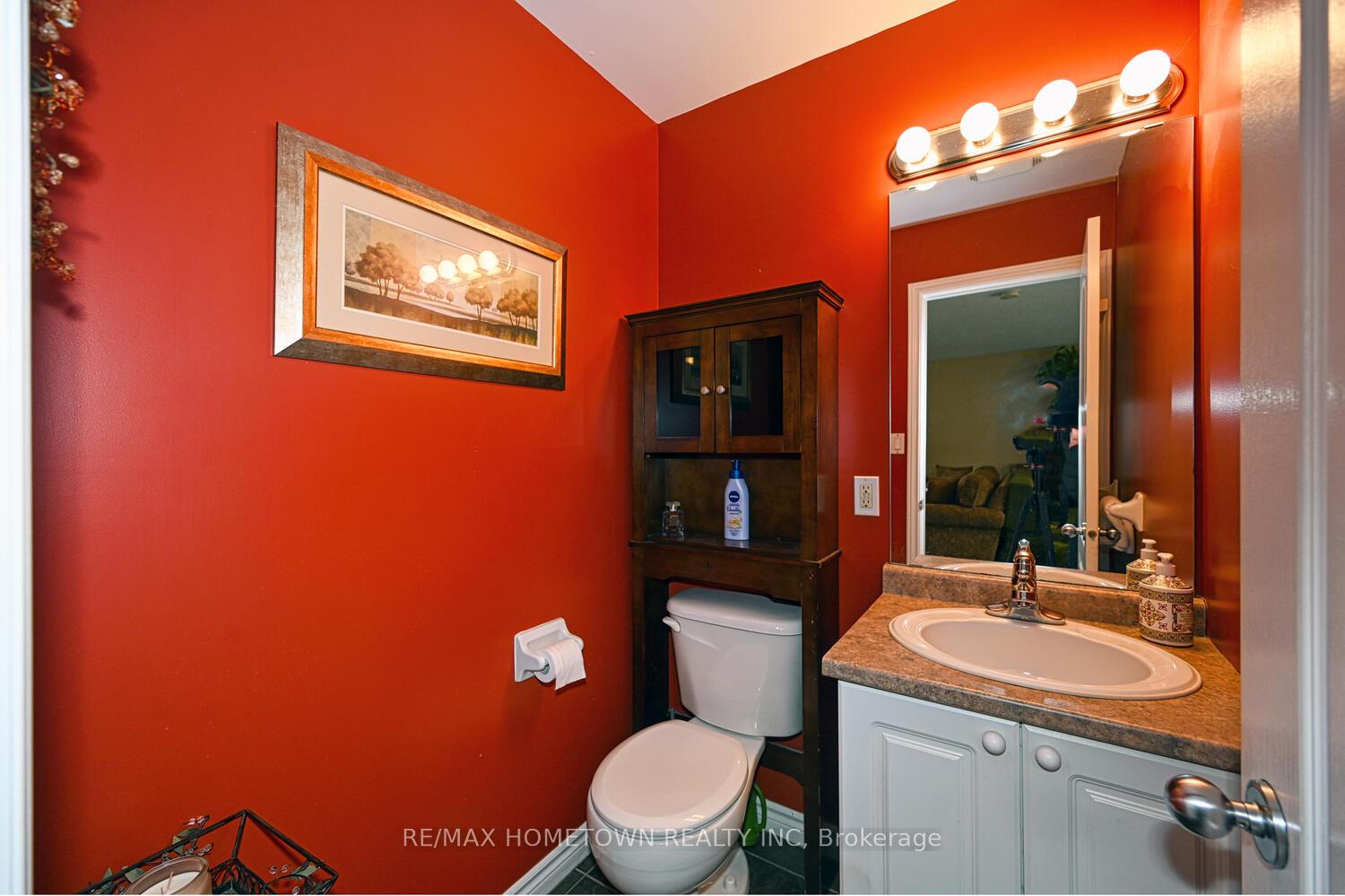 Photo 10 of 16 Regency Place, Brockville, Brockville — HOMEH