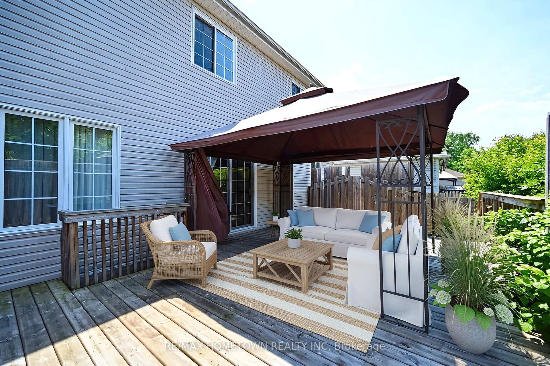 Photo 32 of 16 Regency Place, Brockville, Brockville — HOMEH