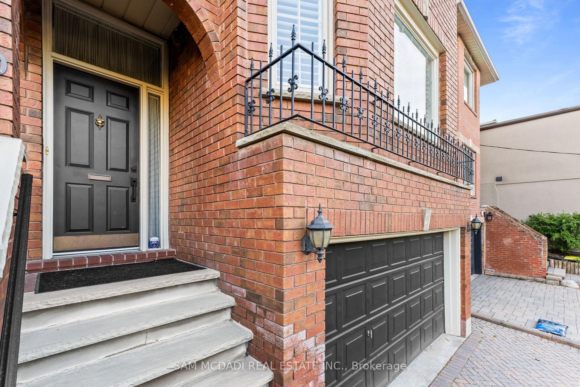 Photo 3 of 690 Oriole Parkway, Toronto, Yonge-Eglinton — HOMEH