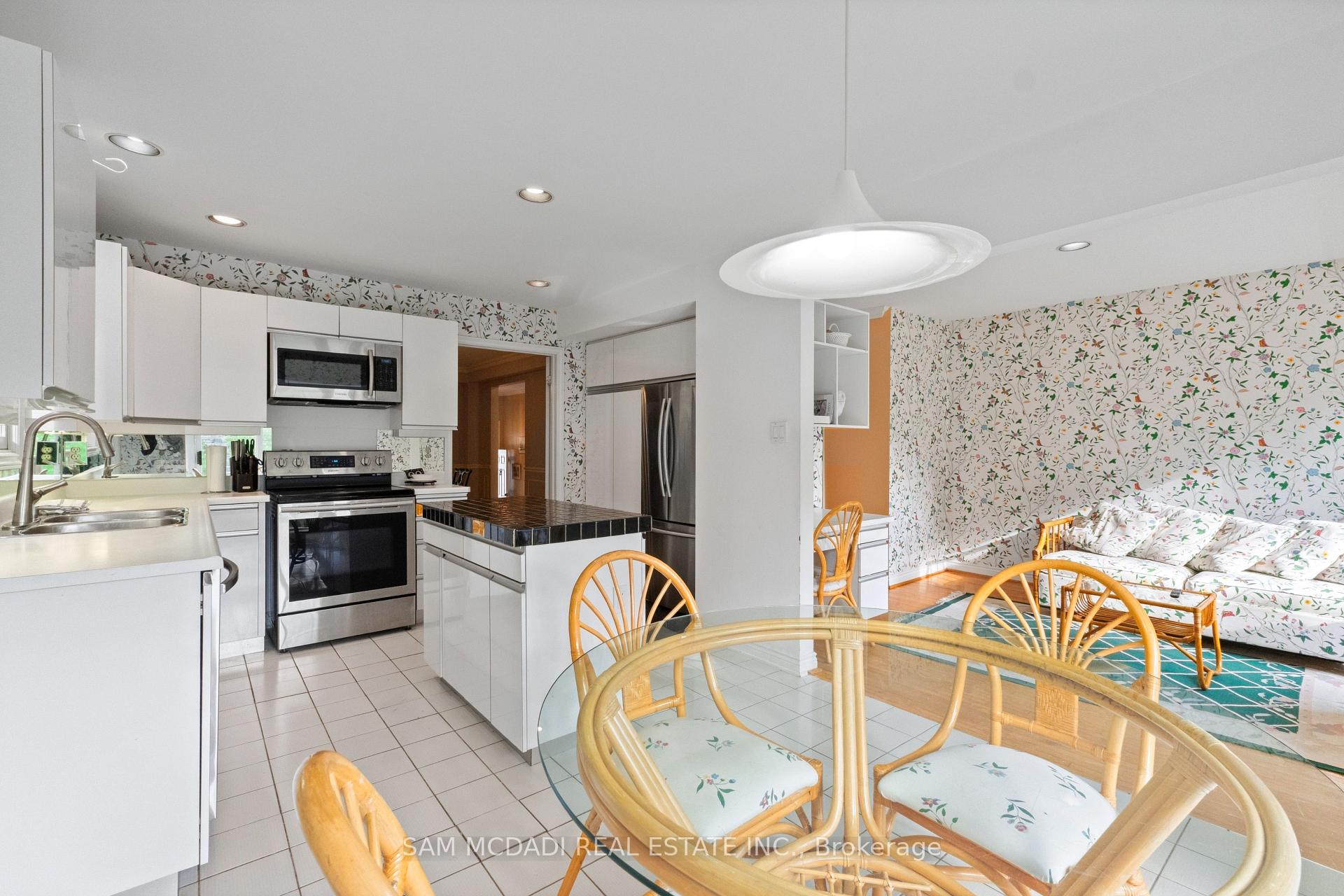 Photo 12 of 690 Oriole Parkway, Toronto, Yonge-Eglinton — HOMEH