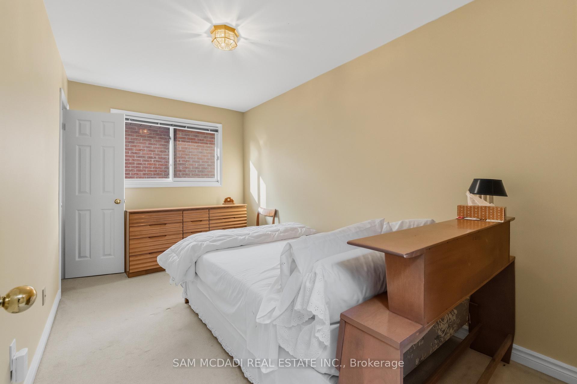 Photo 22 of 690 Oriole Parkway, Toronto, Yonge-Eglinton — HOMEH
