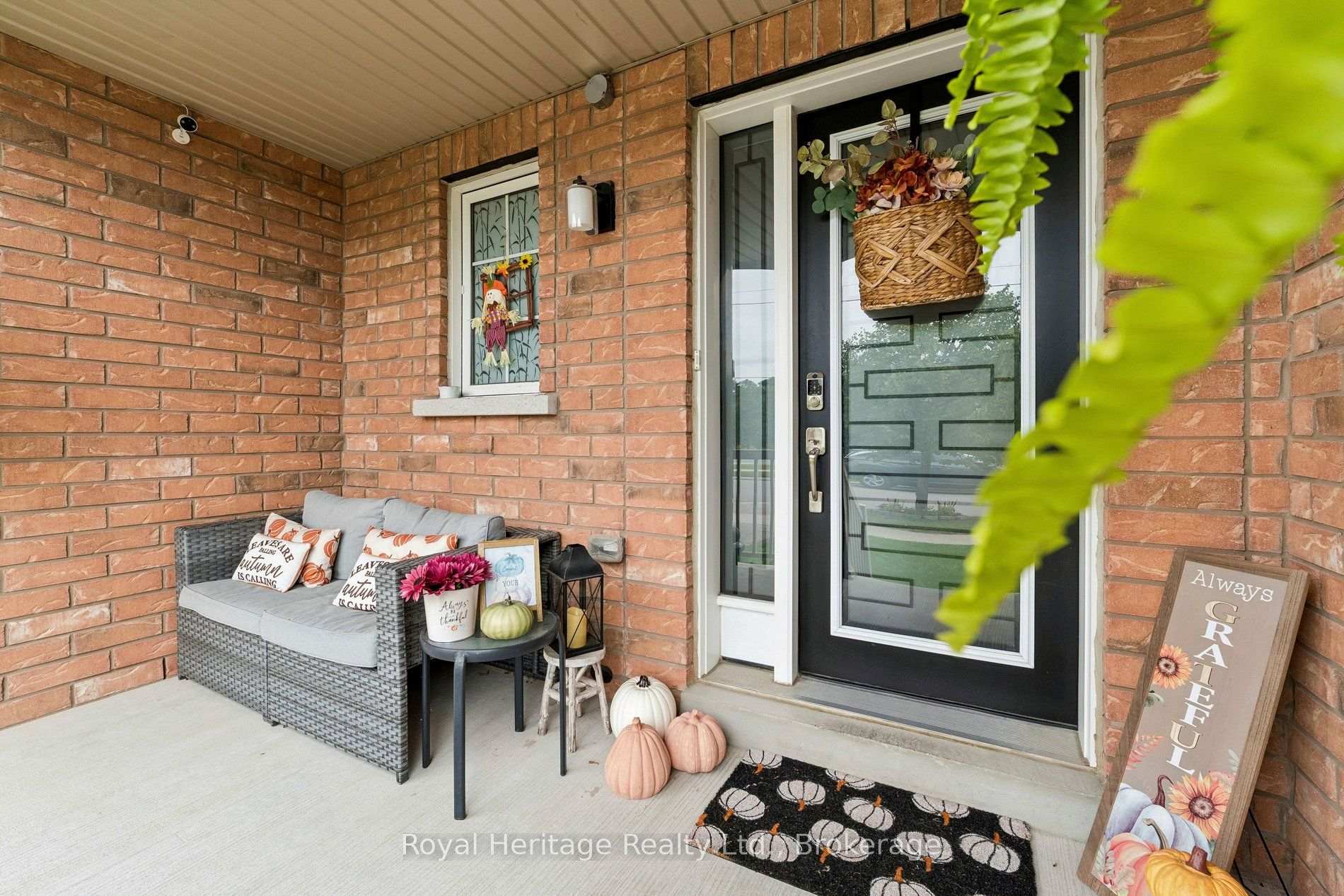 Photo 5 of 80 Richard Davies Crescent, Clarington, Bowmanville — HOMEH