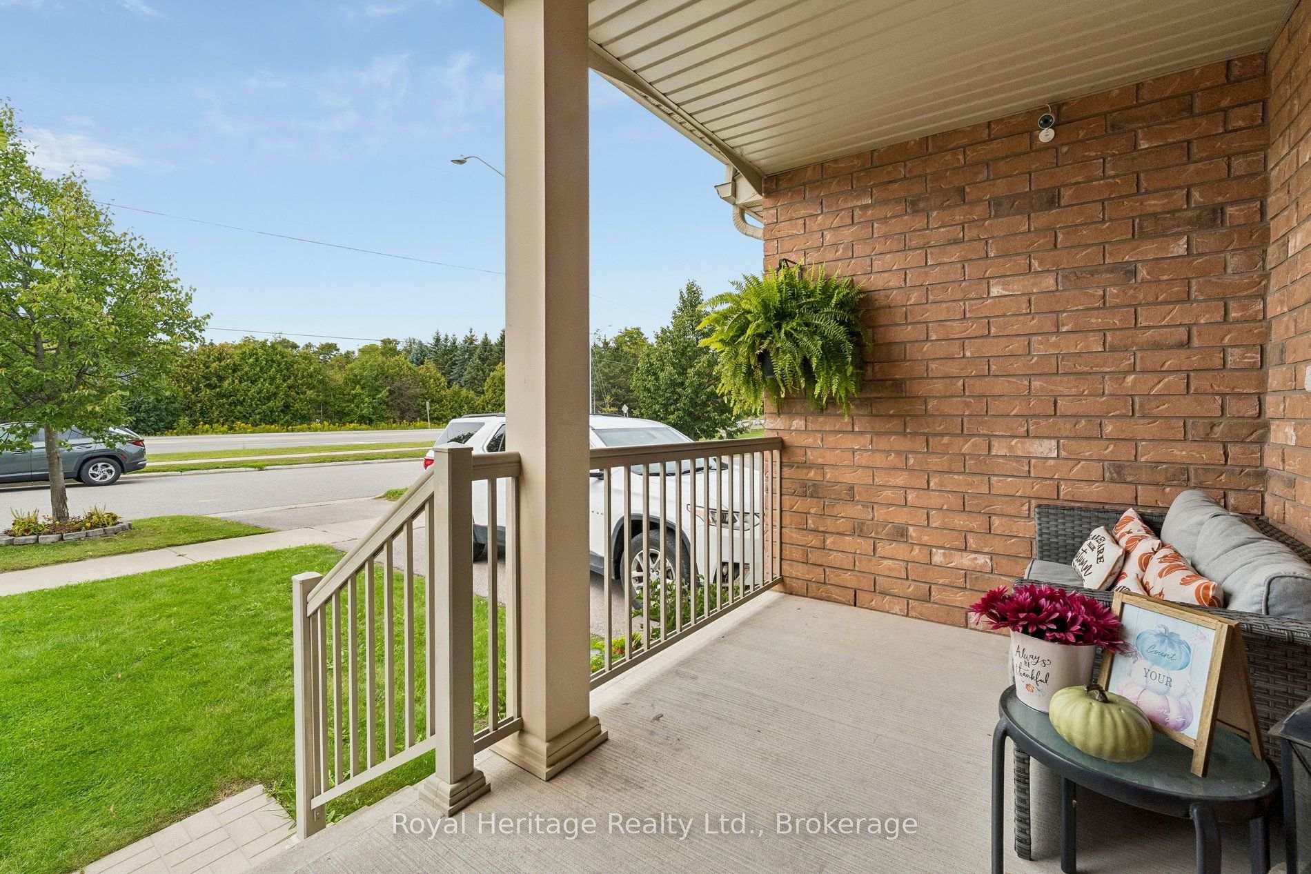 Photo 6 of 80 Richard Davies Crescent, Clarington, Bowmanville — HOMEH