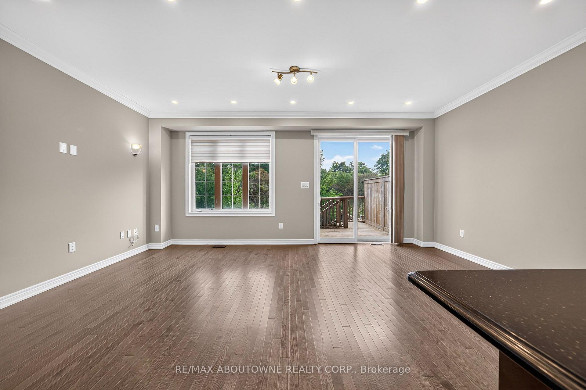 Photo 13 of 3289 Mockingbird Common, Oakville, Joshua Meadows — HOMEH