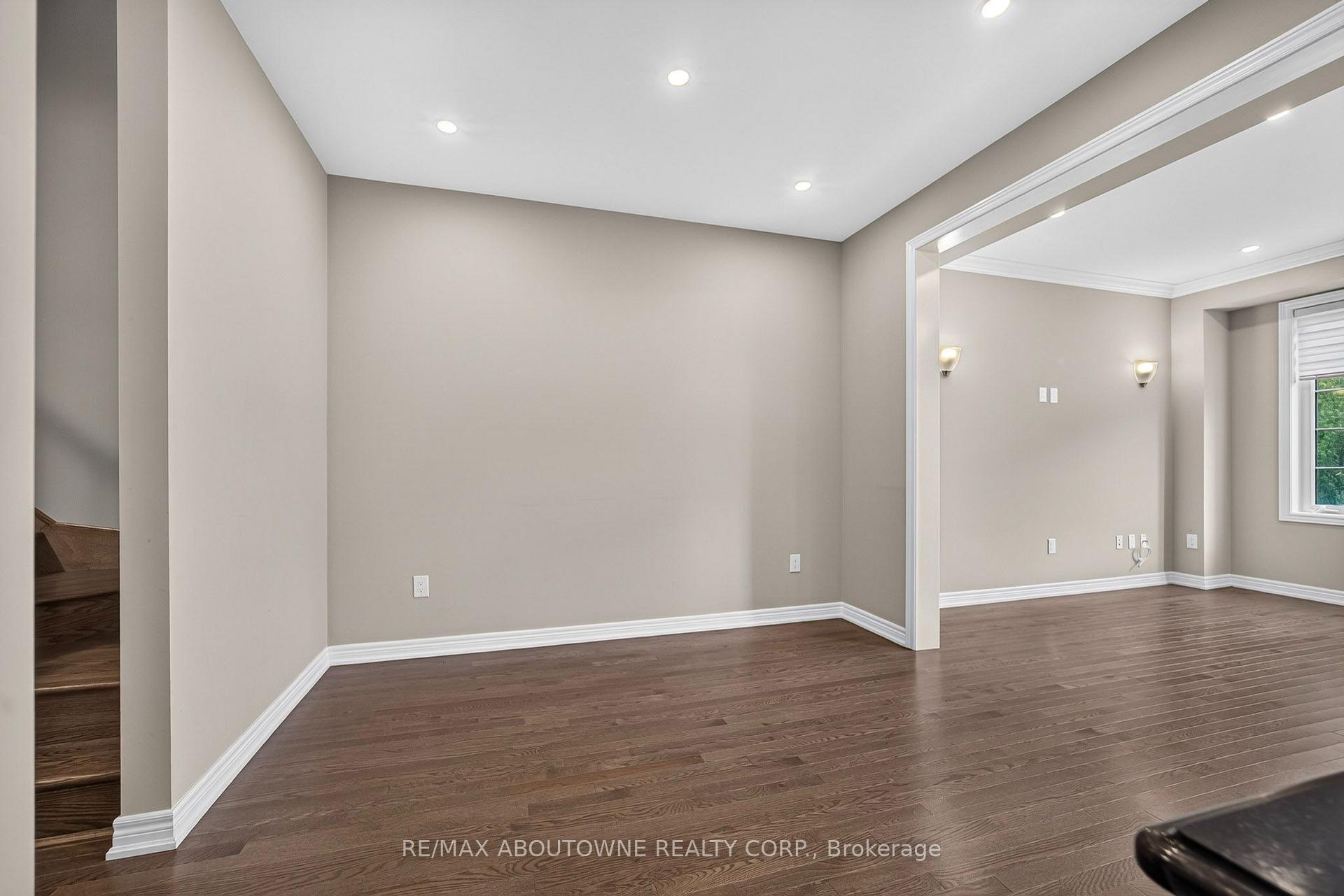 Photo 14 of 3289 Mockingbird Common, Oakville, Joshua Meadows — HOMEH