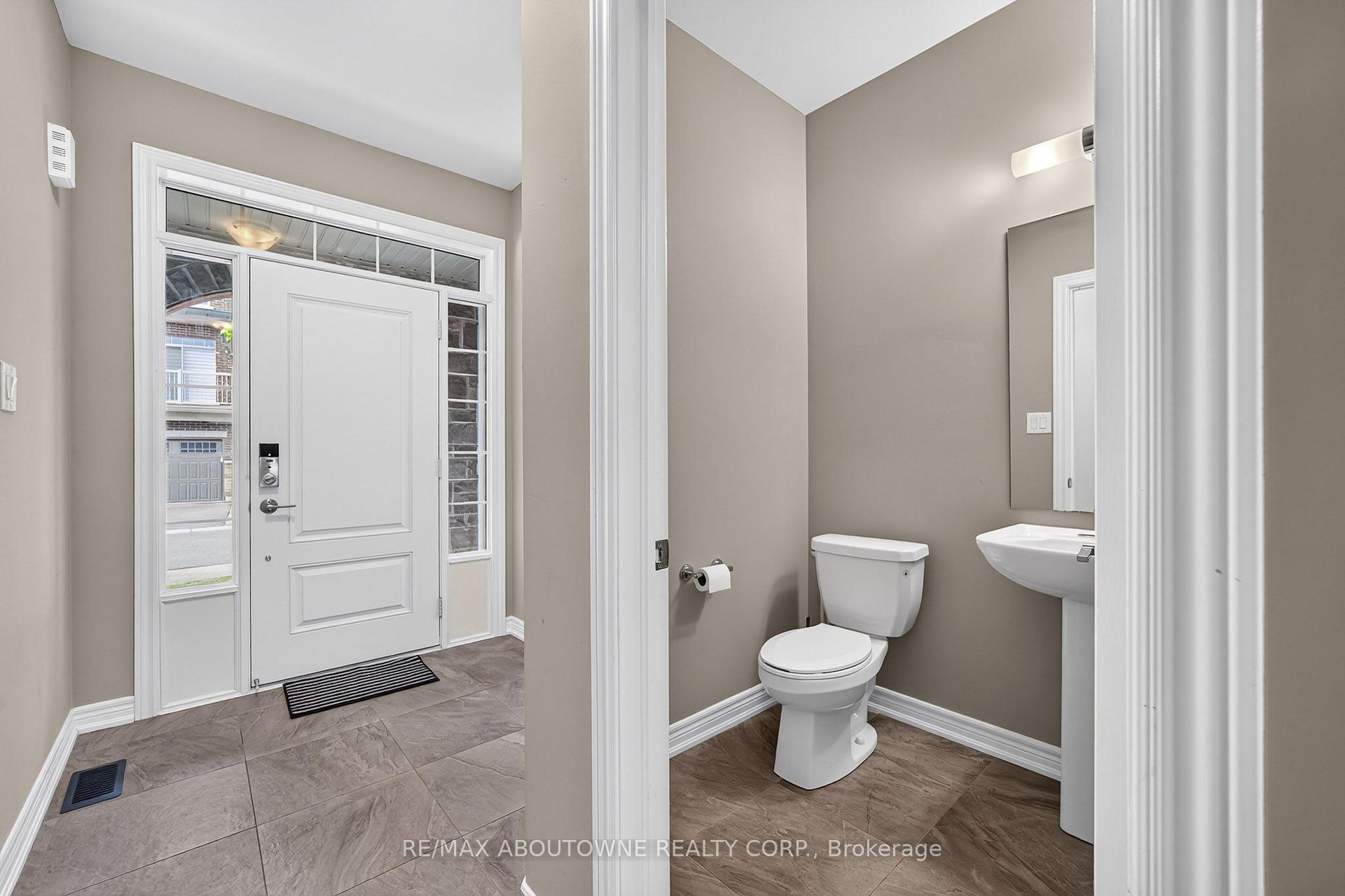 Photo 15 of 3289 Mockingbird Common, Oakville, Joshua Meadows — HOMEH