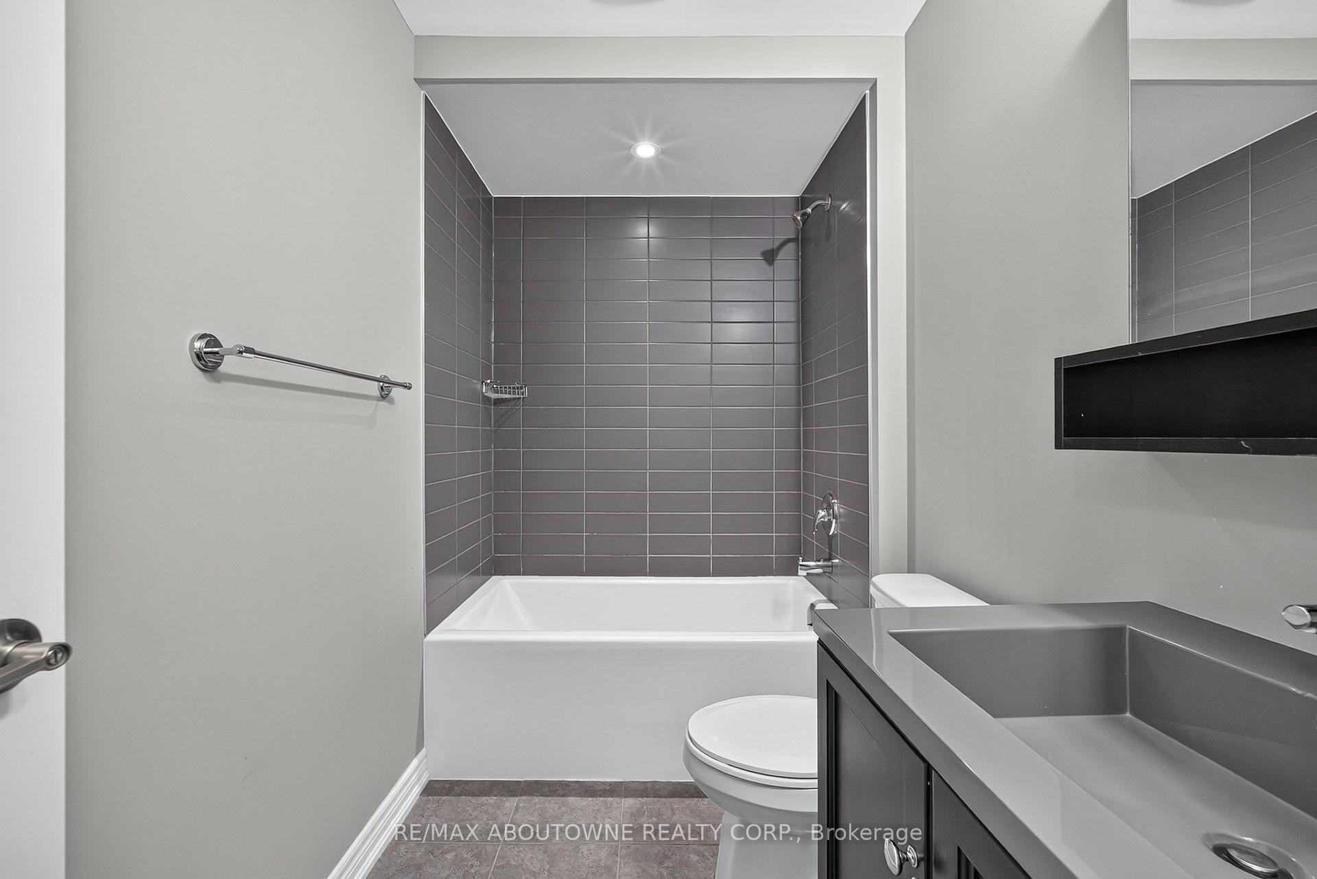 Photo 28 of 3289 Mockingbird Common, Oakville, Joshua Meadows — HOMEH