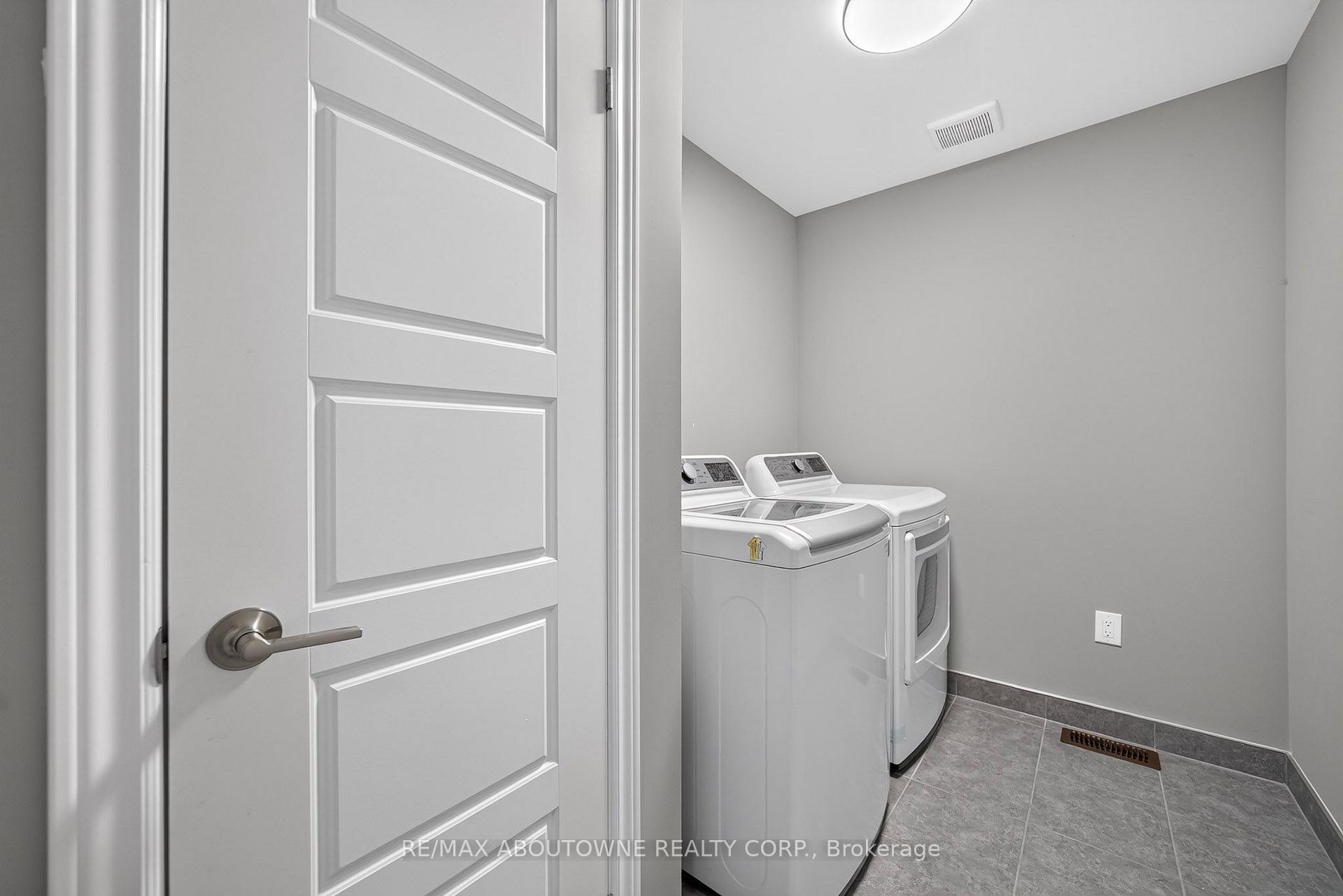Photo 29 of 3289 Mockingbird Common, Oakville, Joshua Meadows — HOMEH