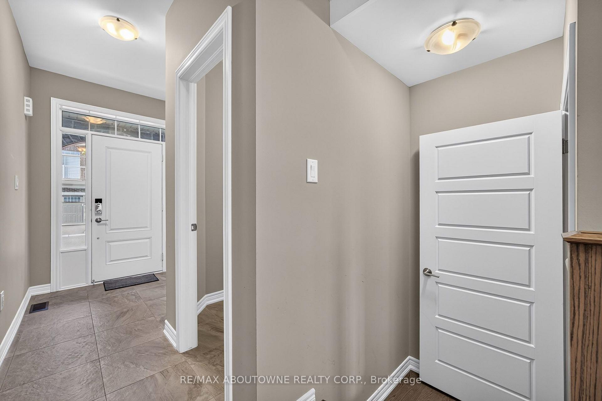 Photo 30 of 3289 Mockingbird Common, Oakville, Joshua Meadows — HOMEH