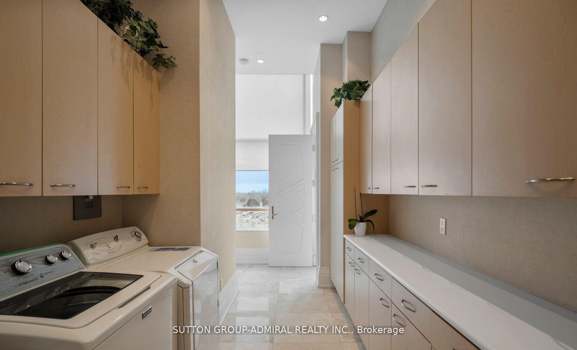 Photo 12 of Unit Uph, 1 Cordoba Drive, Vaughan, Lakeview Estates — HOMEH