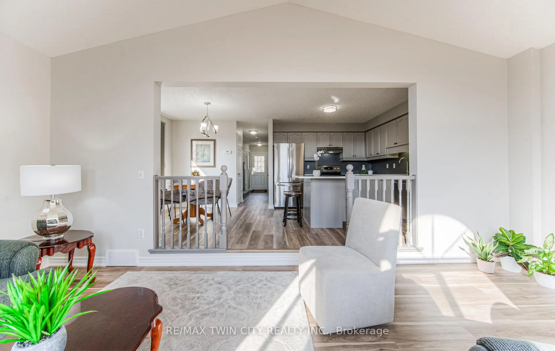 Photo 21 of 689 Zermatt Drive, Waterloo — HOMEH